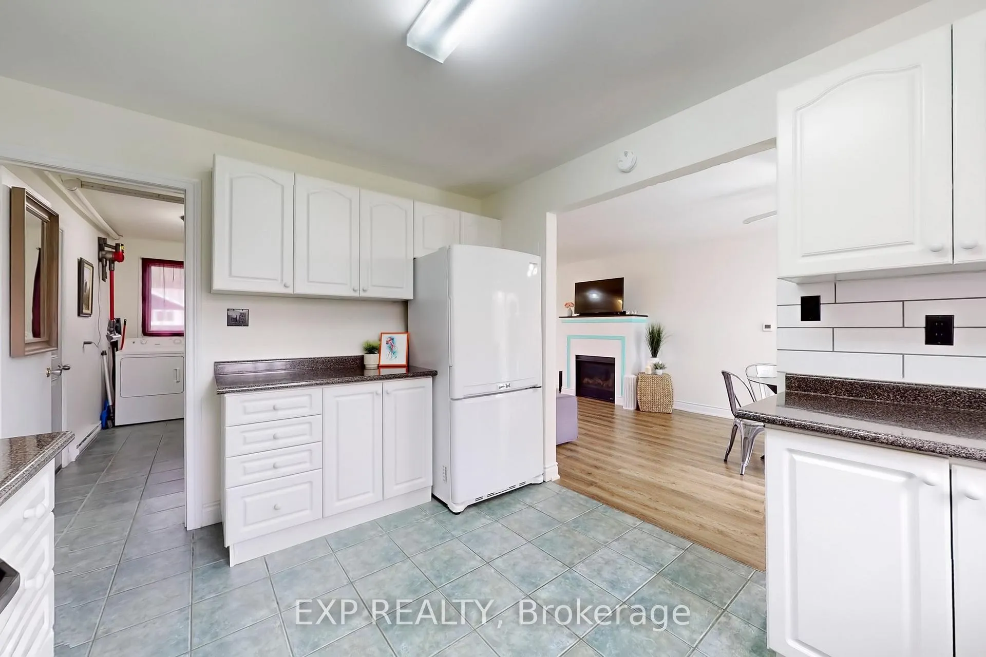 Photo 9 of 367 Adeline Drive, Georgina, Keswick South — HOMEH