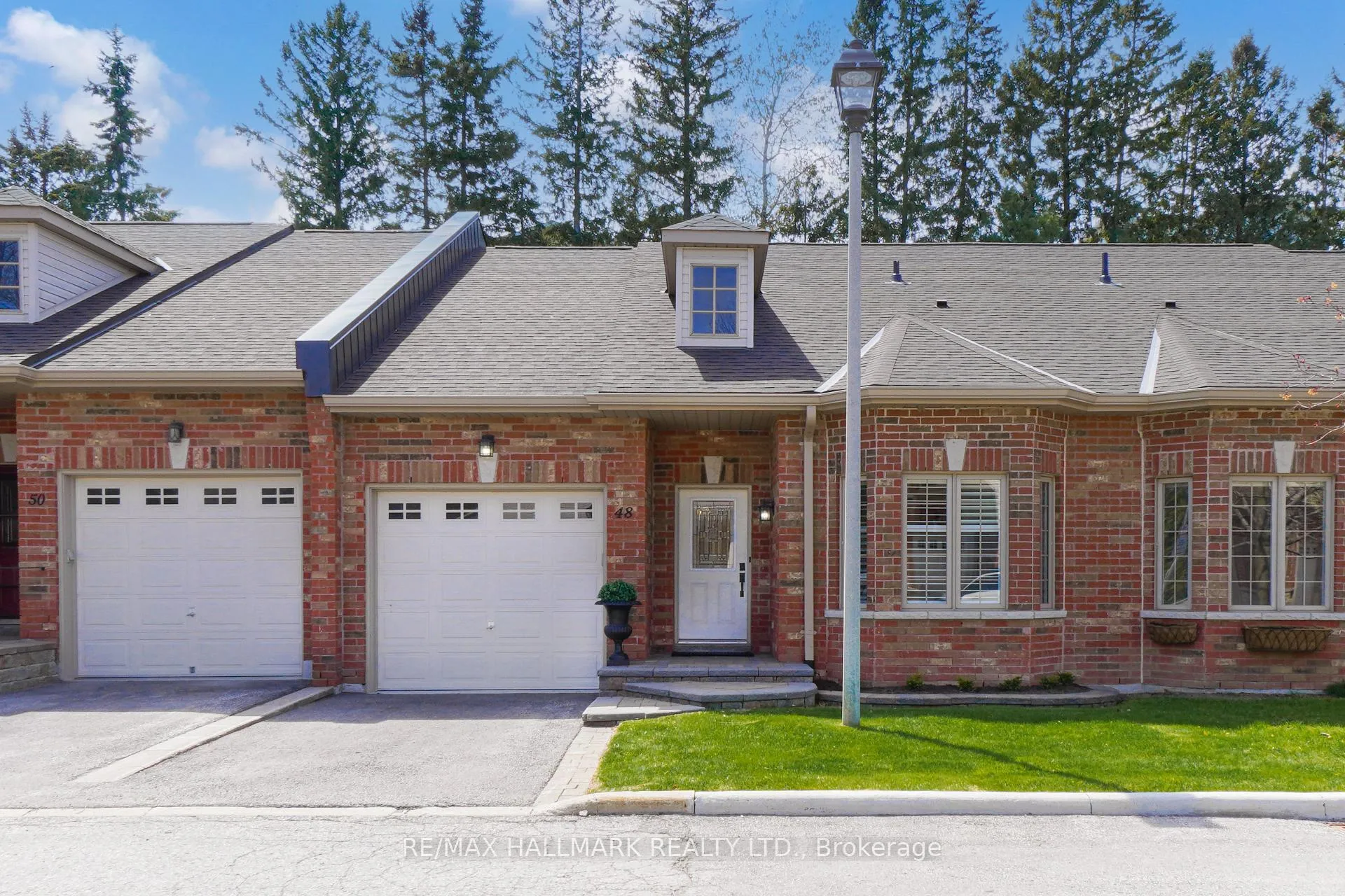 Photo 1 of 48 Fred Barnard Way, Uxbridge — HOMEH