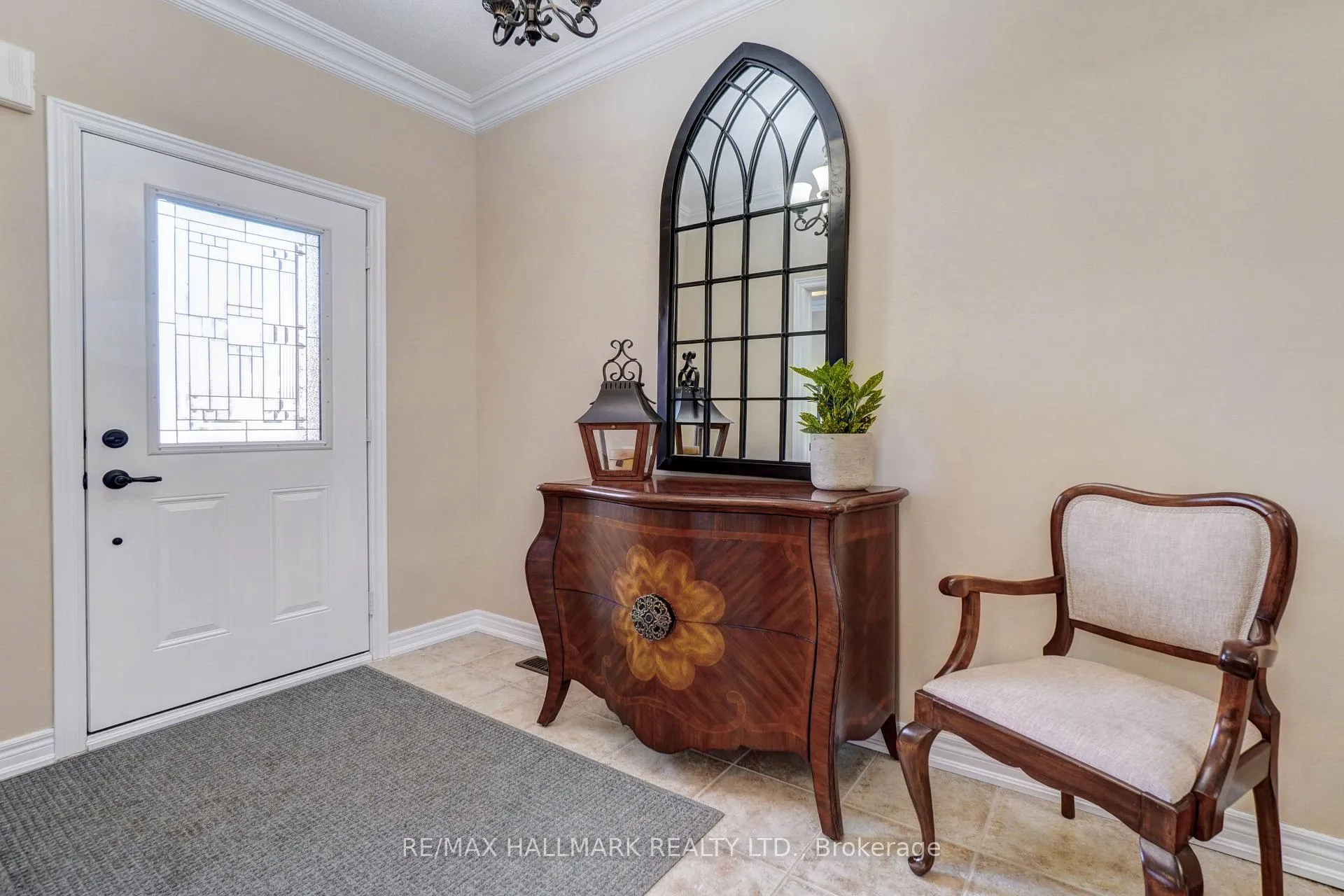 Photo 3 of 48 Fred Barnard Way, Uxbridge — HOMEH