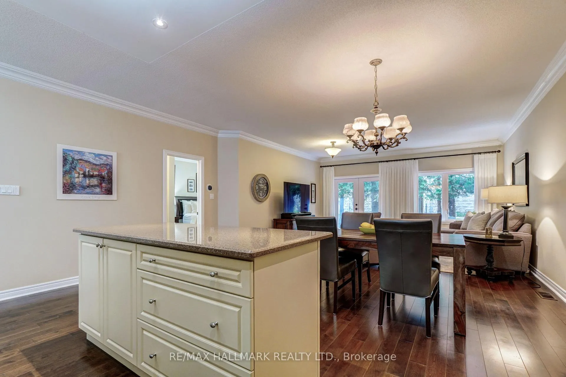 Photo 11 of 48 Fred Barnard Way, Uxbridge — HOMEH