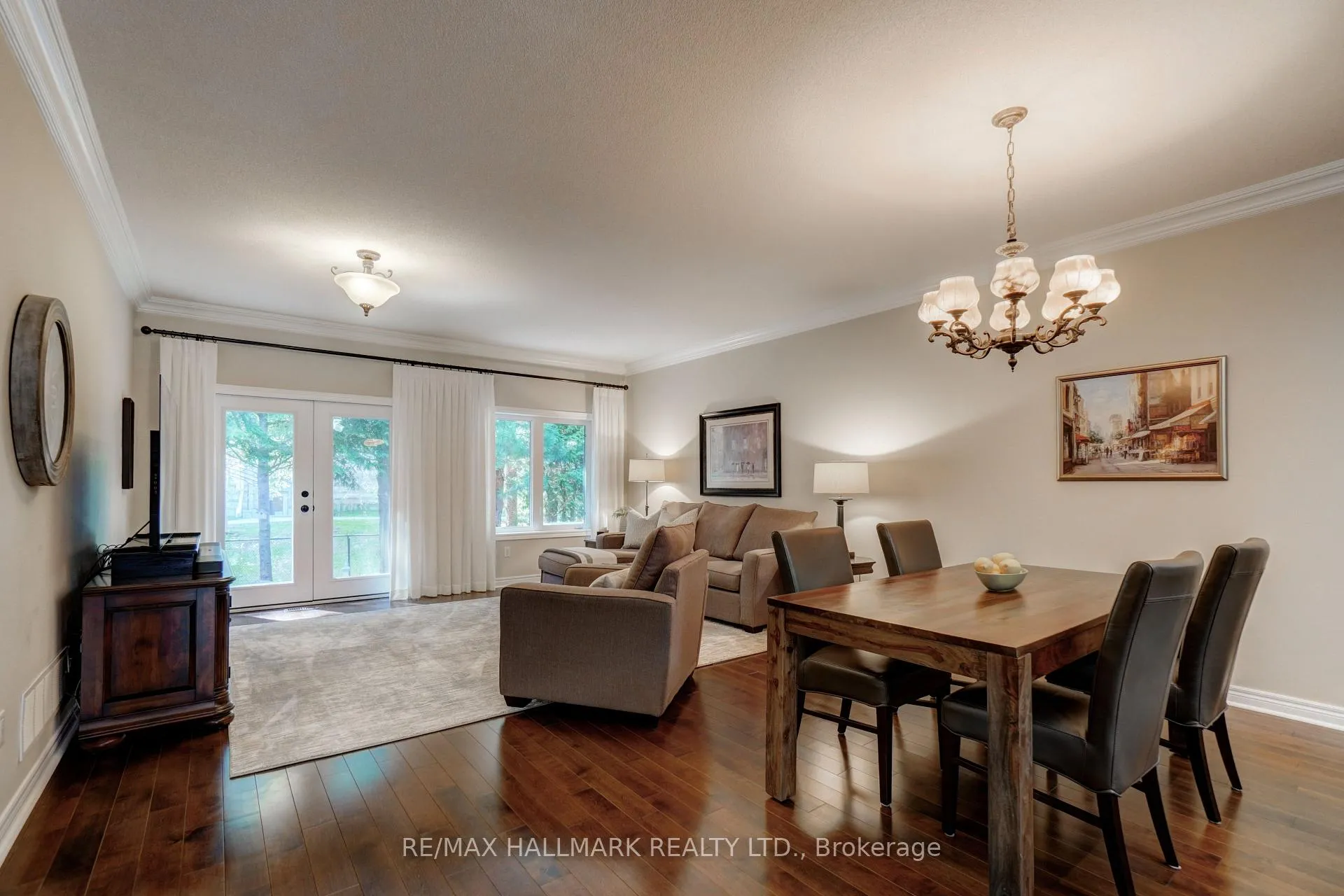 Photo 13 of 48 Fred Barnard Way, Uxbridge — HOMEH