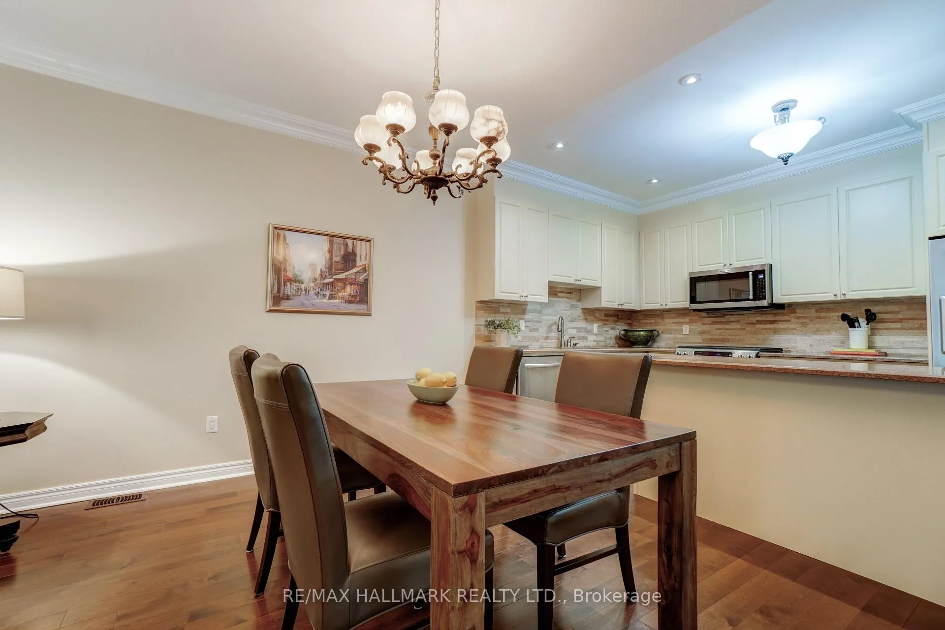 Photo 15 of 48 Fred Barnard Way, Uxbridge — HOMEH