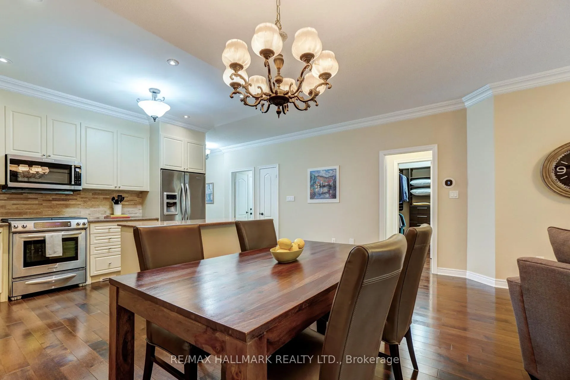 Photo 16 of 48 Fred Barnard Way, Uxbridge — HOMEH