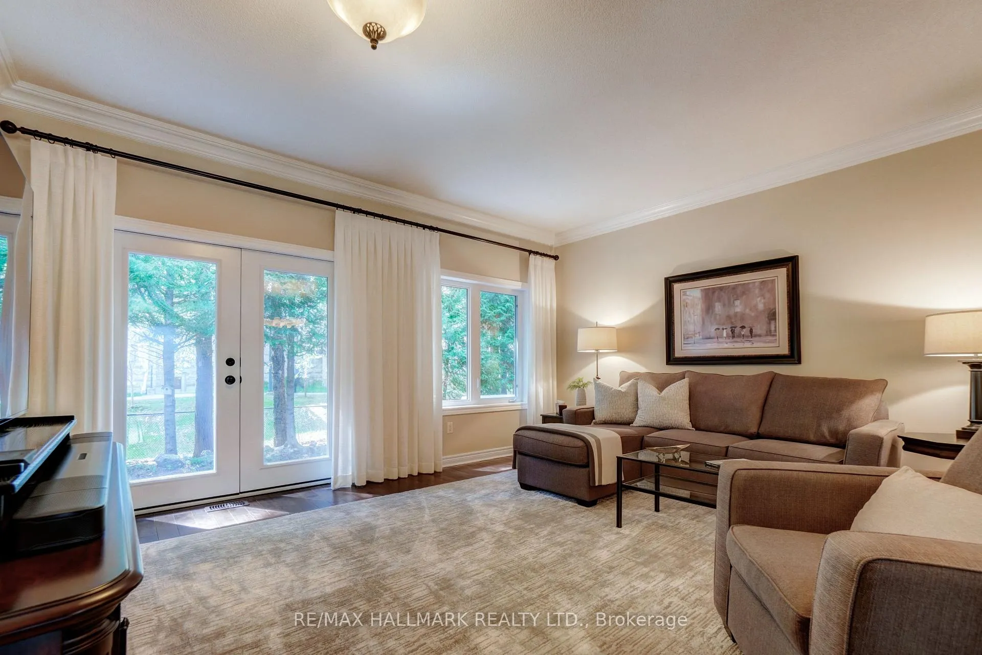Photo 17 of 48 Fred Barnard Way, Uxbridge — HOMEH