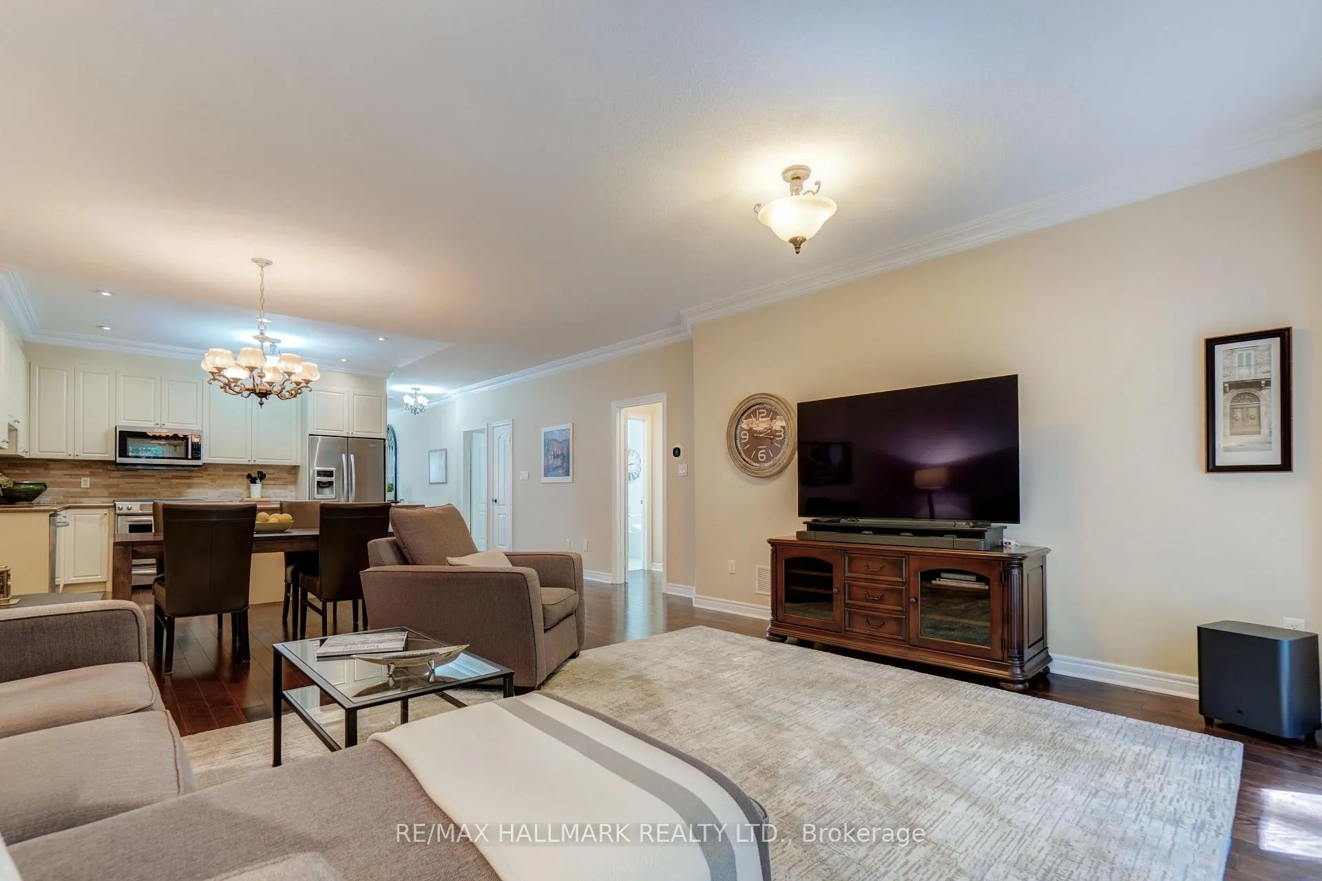 Photo 19 of 48 Fred Barnard Way, Uxbridge — HOMEH