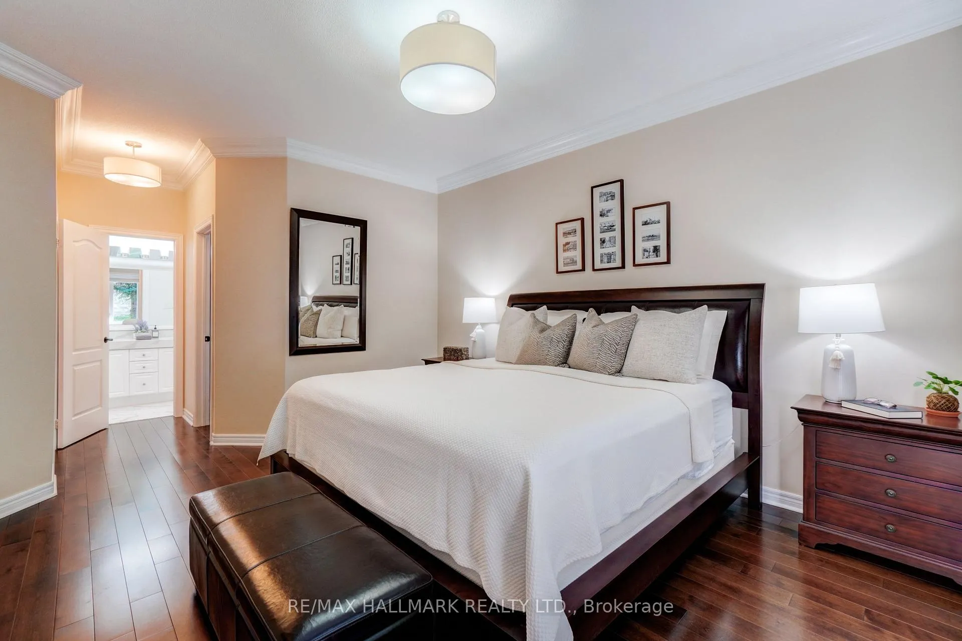 Photo 23 of 48 Fred Barnard Way, Uxbridge — HOMEH