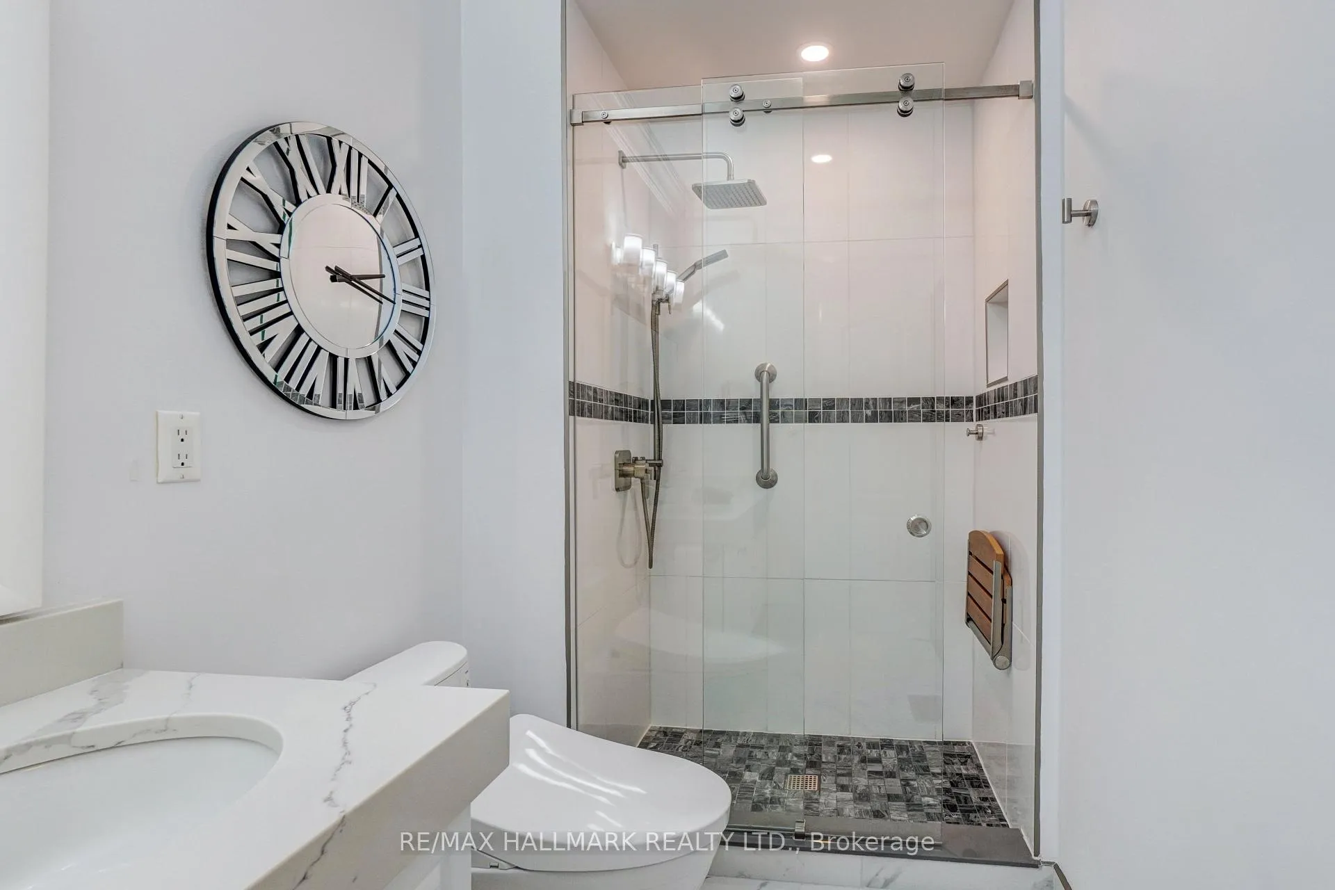 Photo 28 of 48 Fred Barnard Way, Uxbridge — HOMEH
