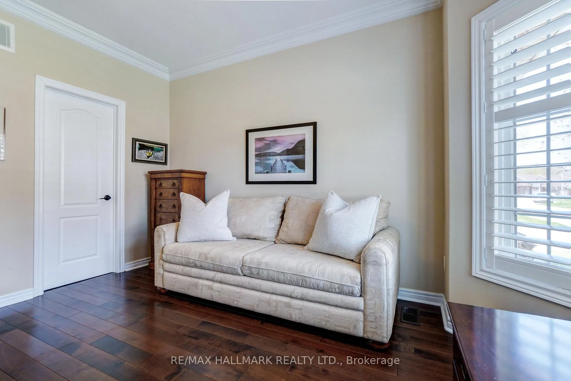 Photo 31 of 48 Fred Barnard Way, Uxbridge — HOMEH