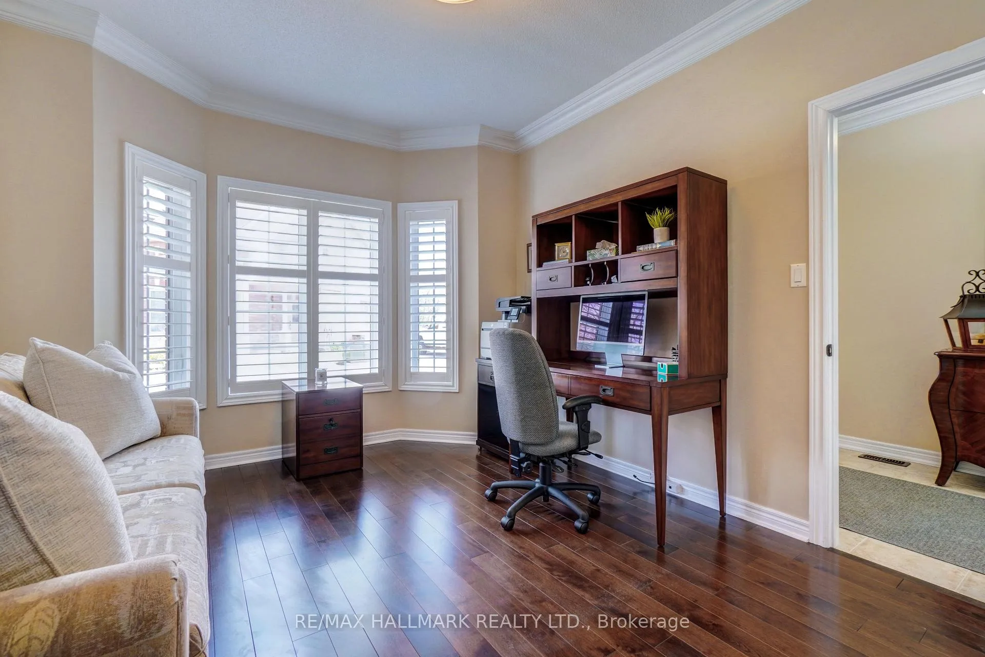 Photo 32 of 48 Fred Barnard Way, Uxbridge — HOMEH