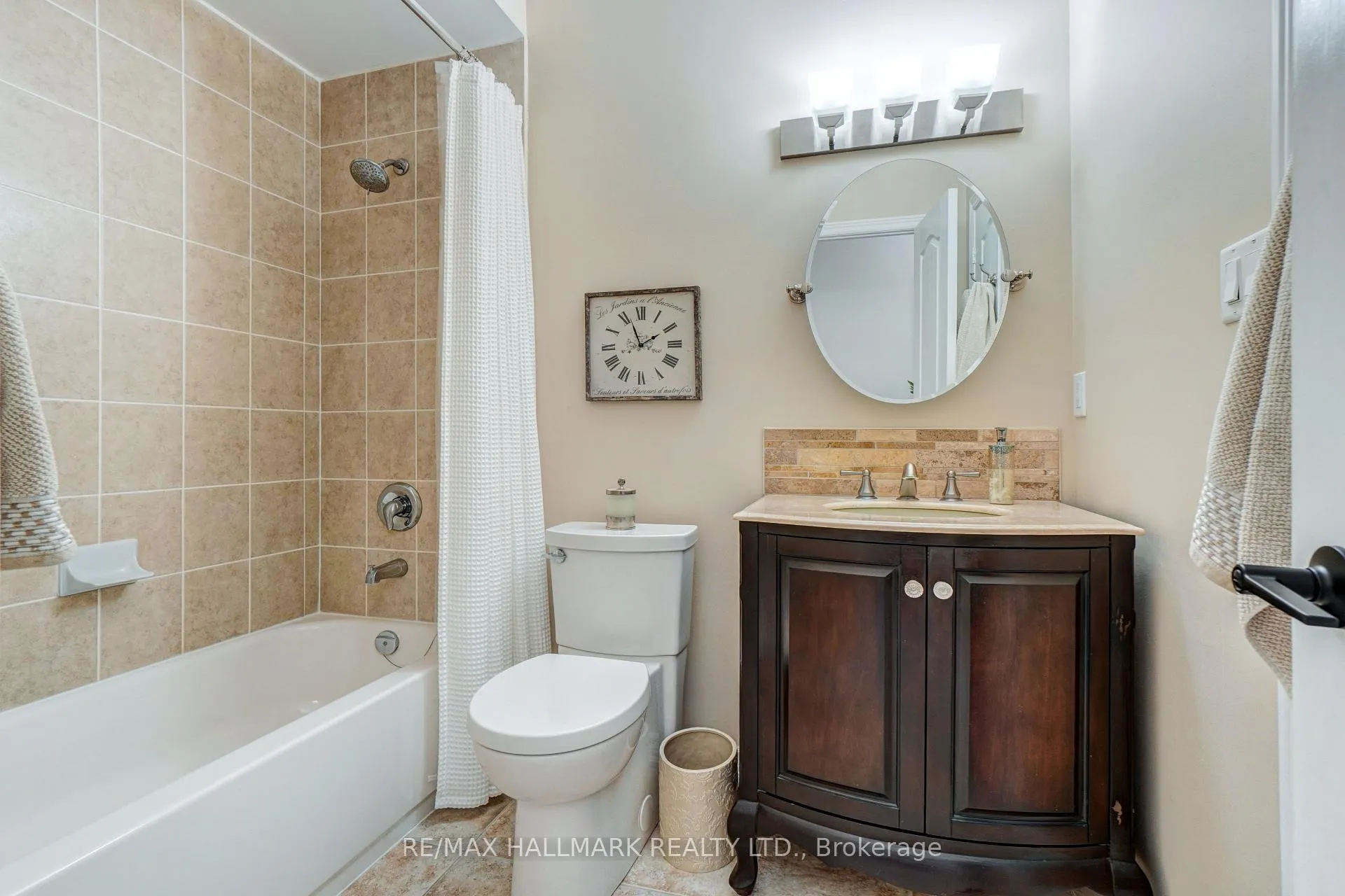 Photo 36 of 48 Fred Barnard Way, Uxbridge — HOMEH