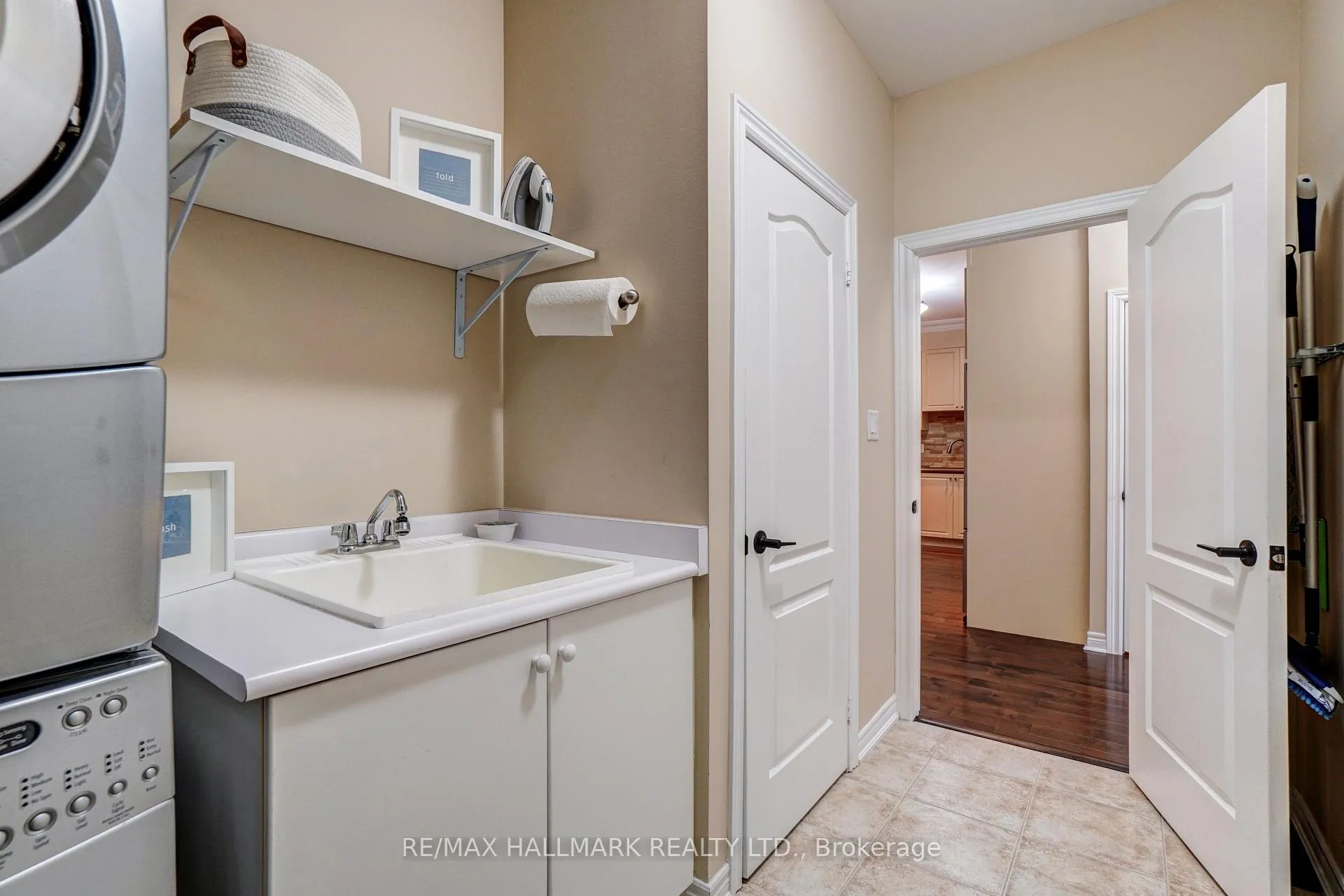 Photo 39 of 48 Fred Barnard Way, Uxbridge — HOMEH