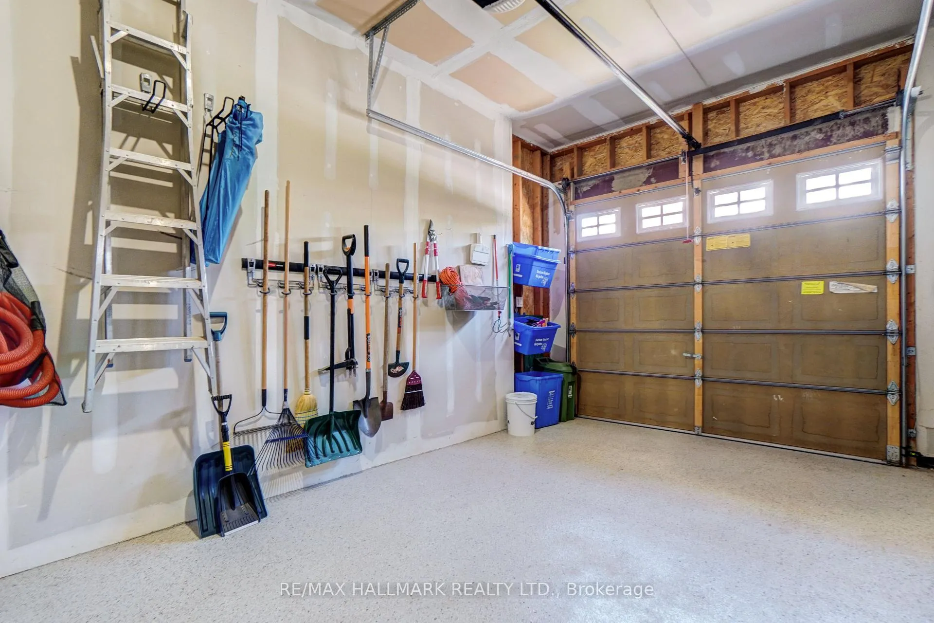 Photo 44 of 48 Fred Barnard Way, Uxbridge — HOMEH