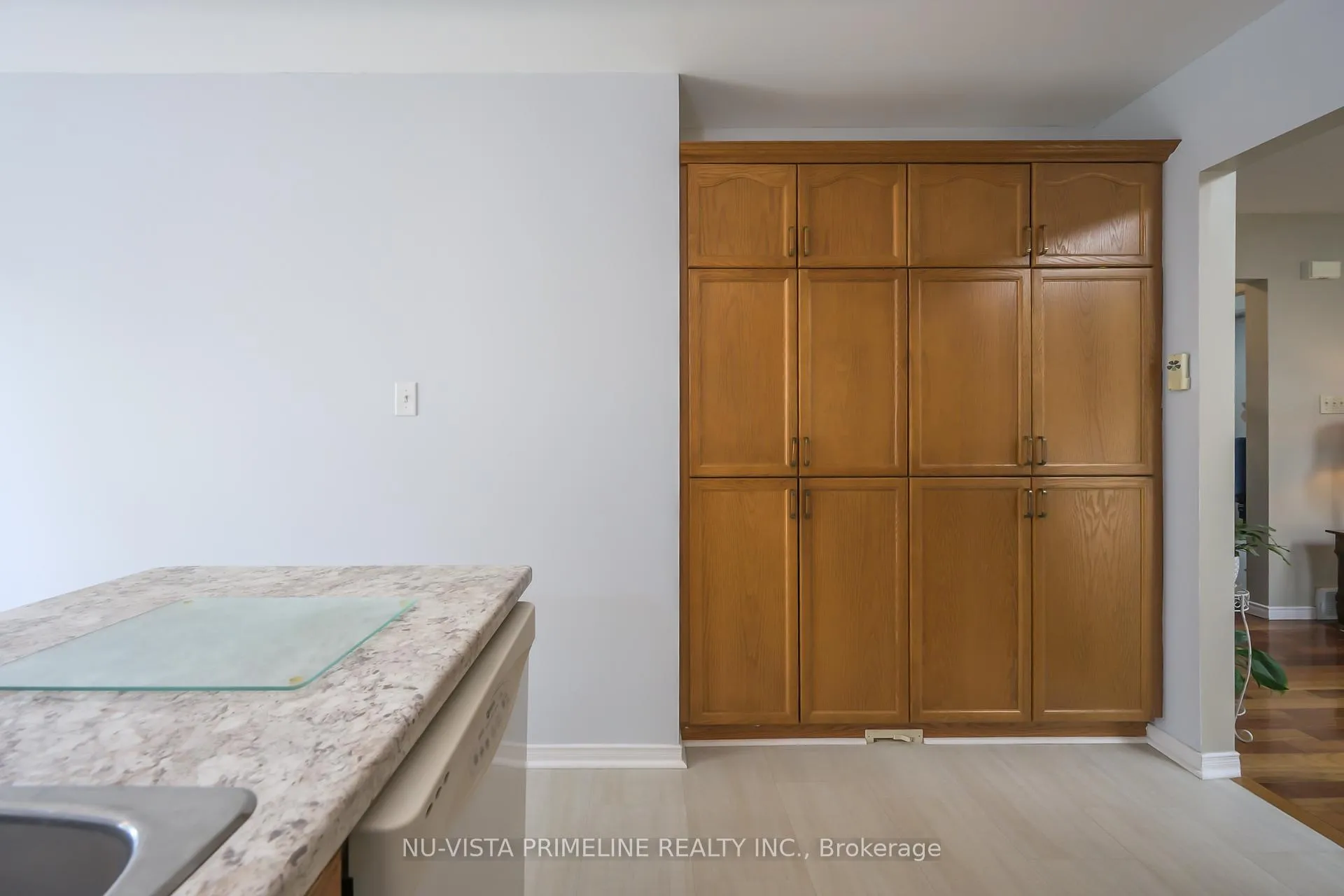 Photo 17 of Unit 17, 145 North Centre Road, London, North B — HOMEH