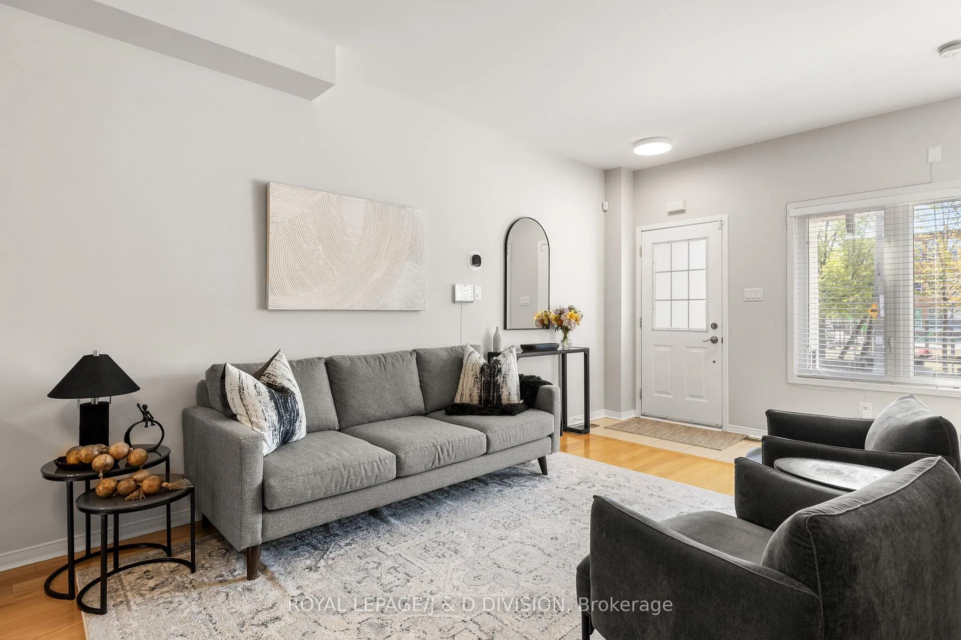 Photo 7 of 446 Sammon Avenue, Toronto, Danforth Village-East York — HOMEH