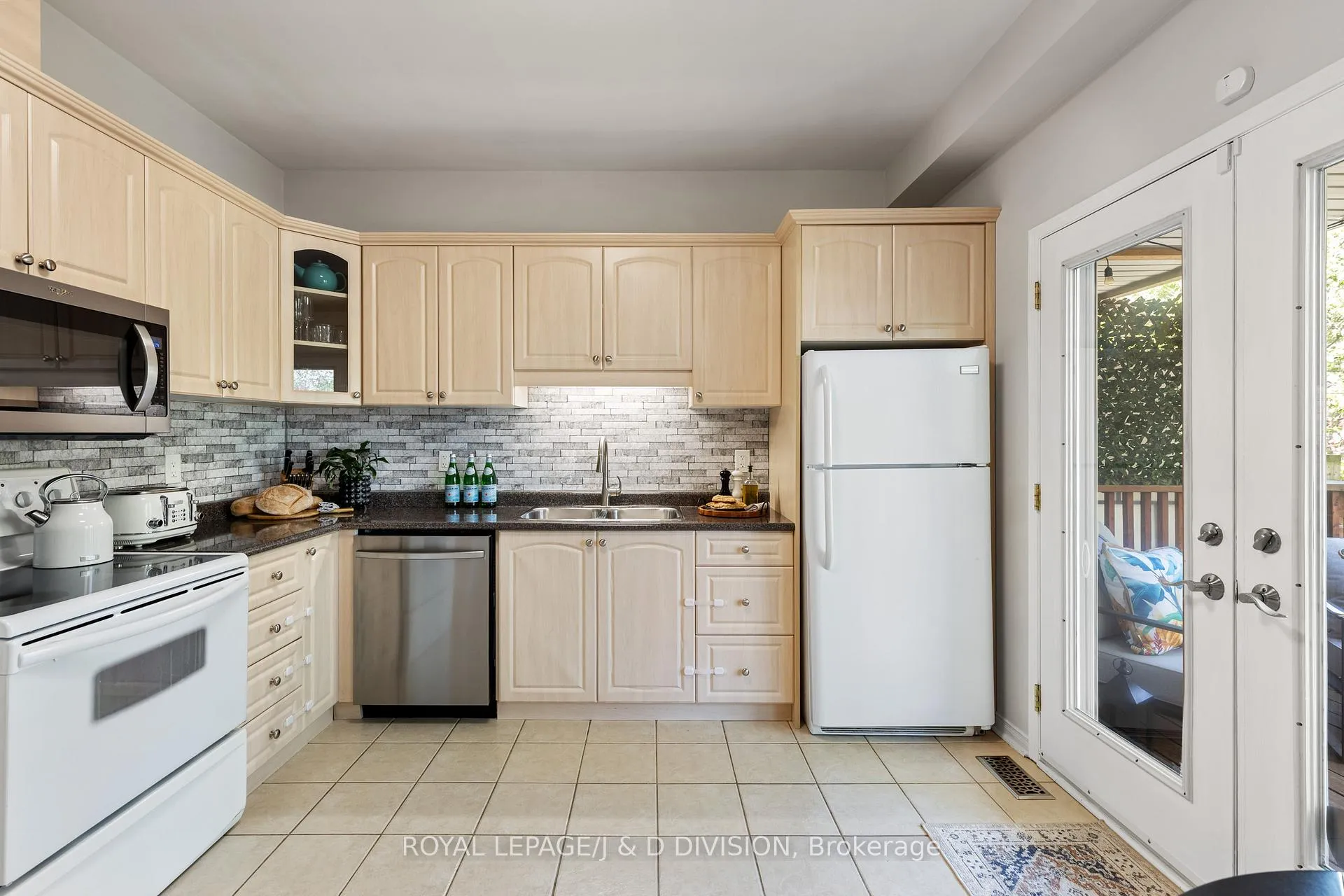 Photo 17 of 446 Sammon Avenue, Toronto, Danforth Village-East York — HOMEH