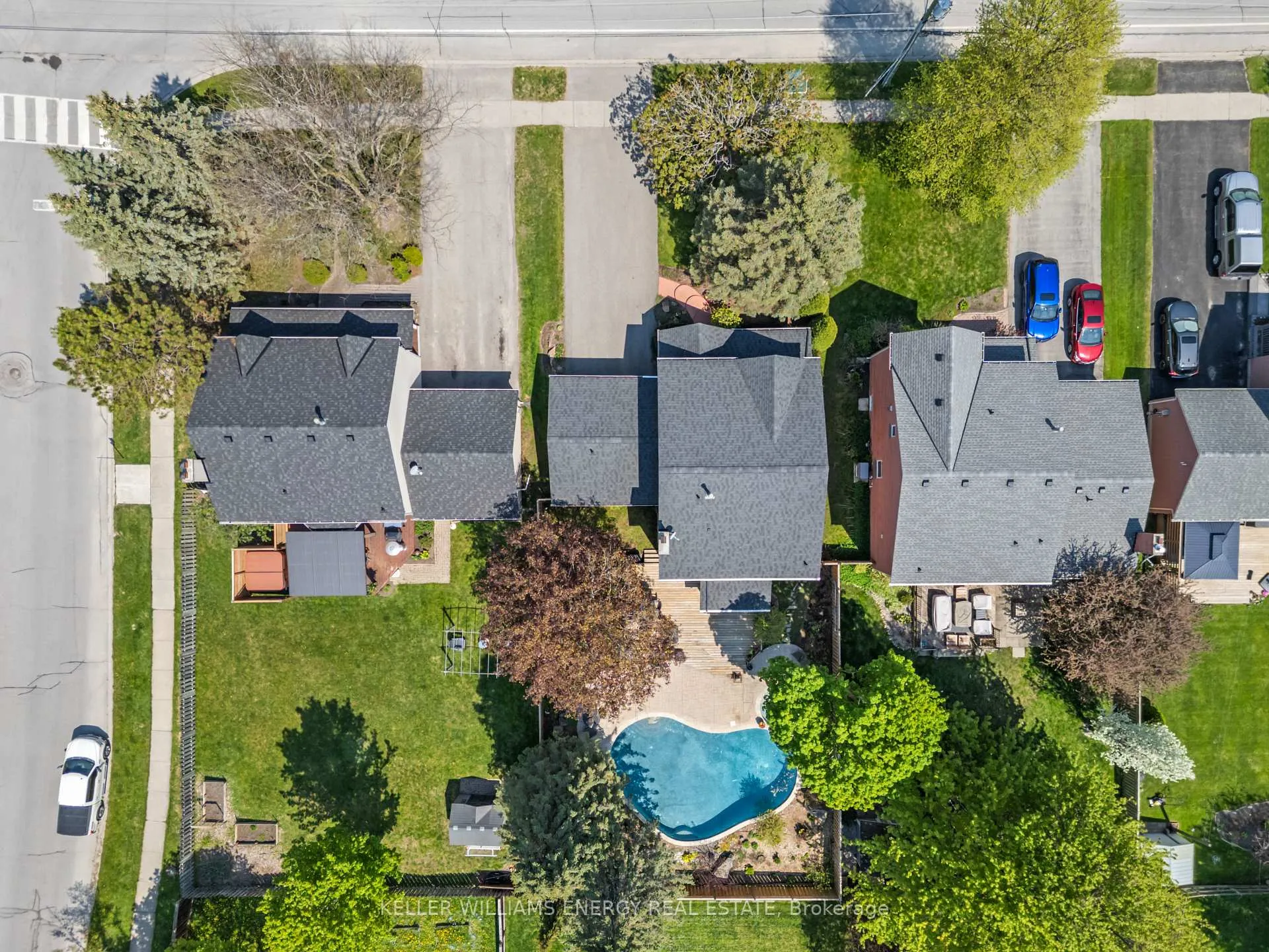 Photo 2 of 74 Centre Road, Uxbridge — HOMEH