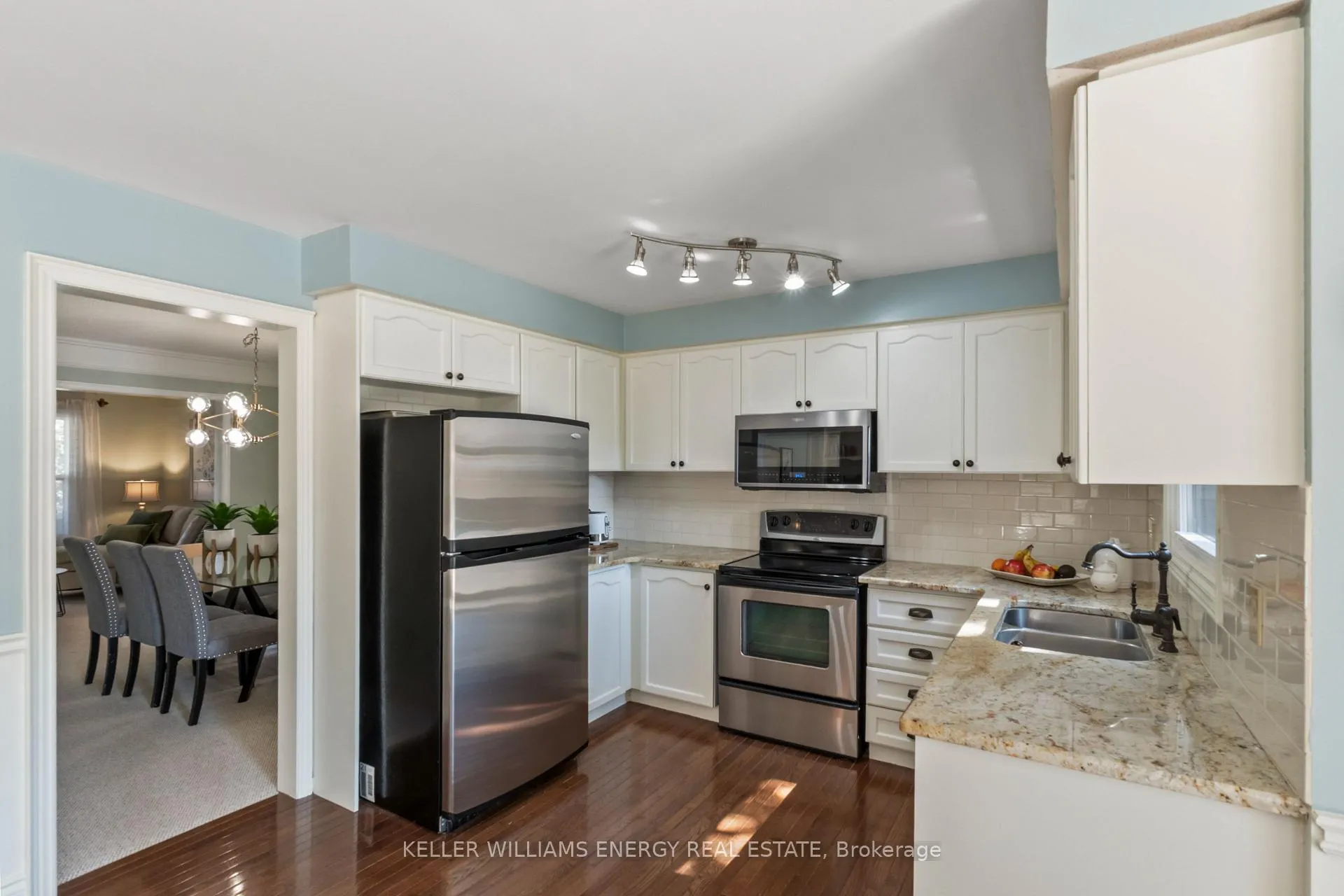 Photo 6 of 74 Centre Road, Uxbridge — HOMEH