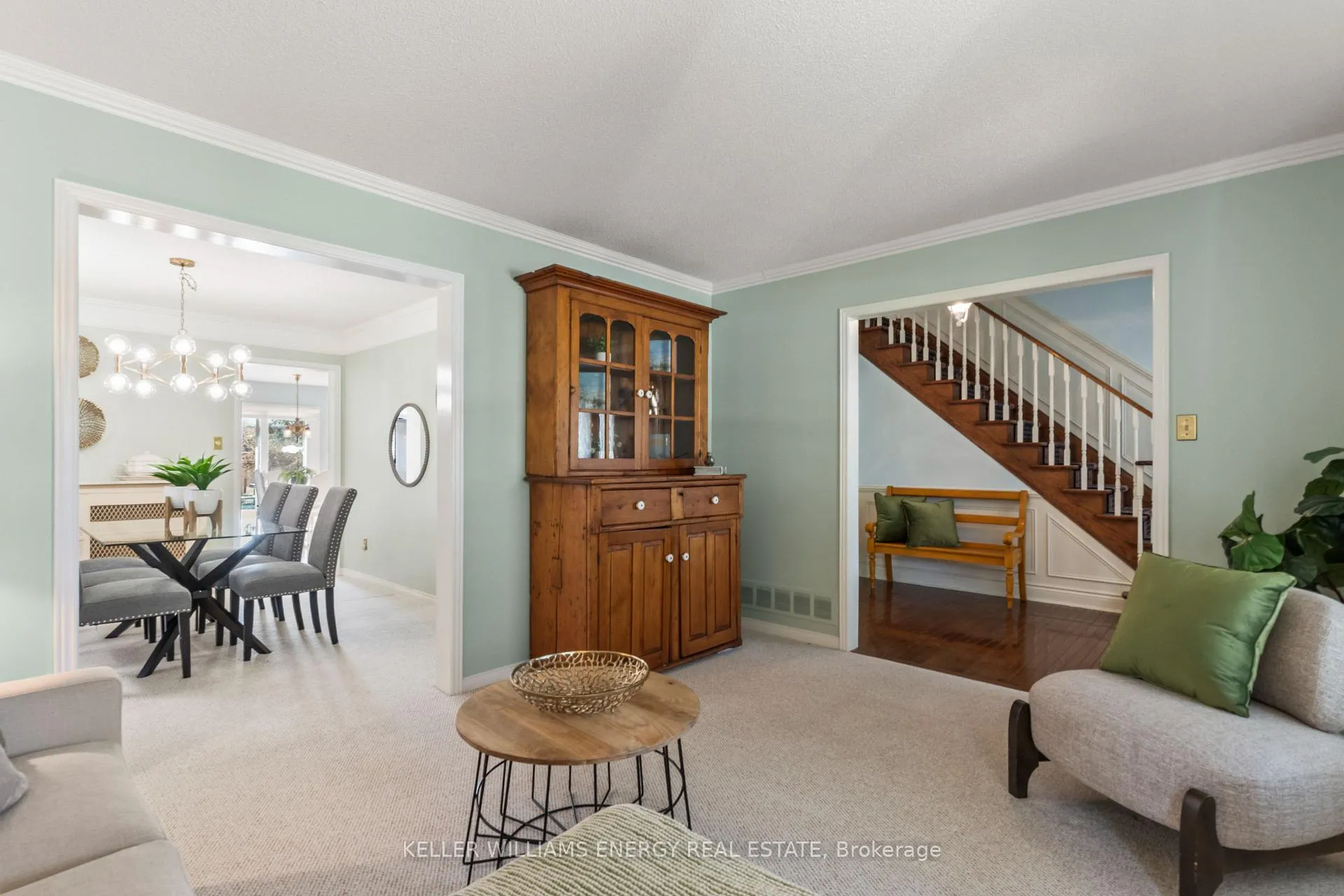 Photo 13 of 74 Centre Road, Uxbridge — HOMEH