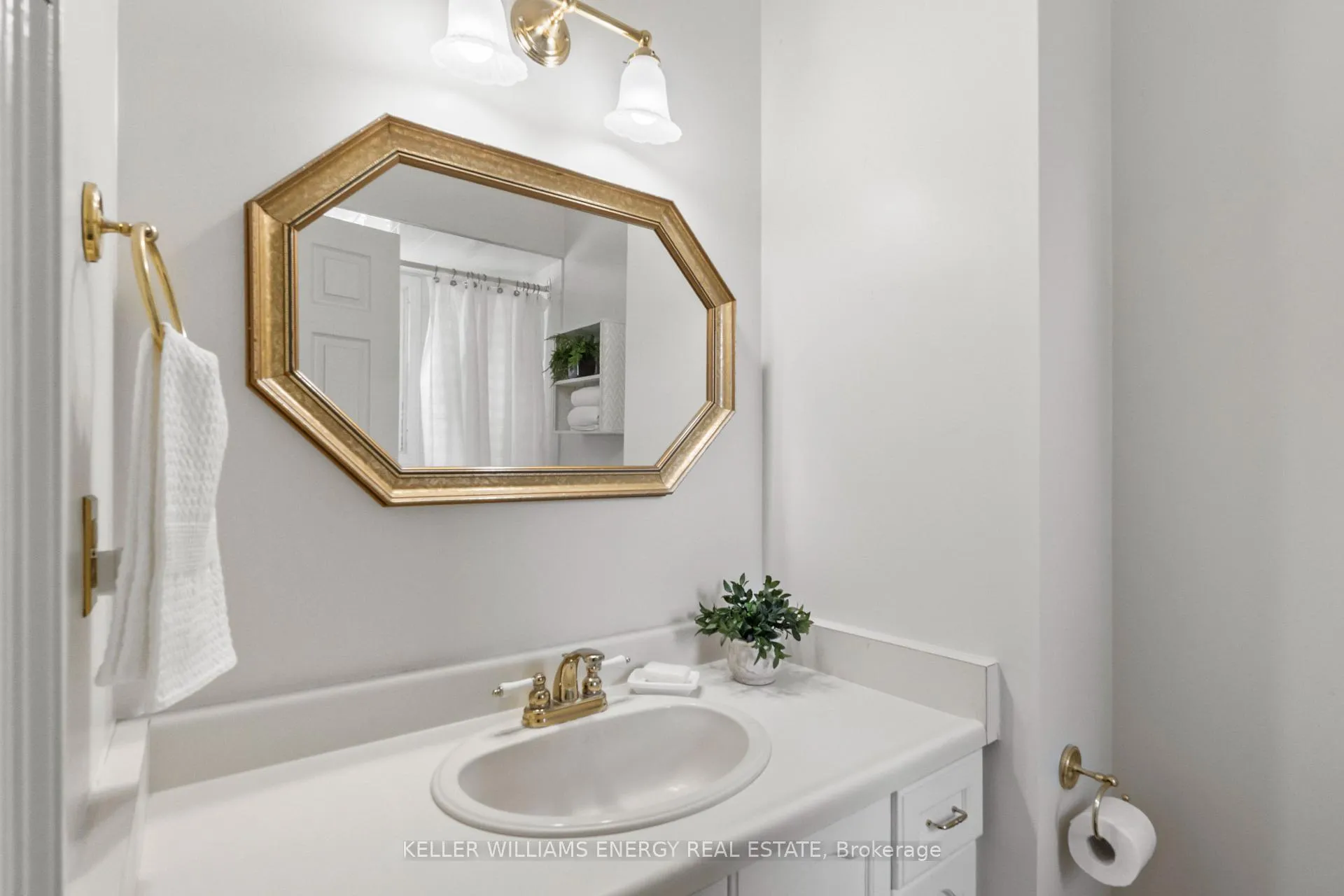 Photo 20 of 74 Centre Road, Uxbridge — HOMEH