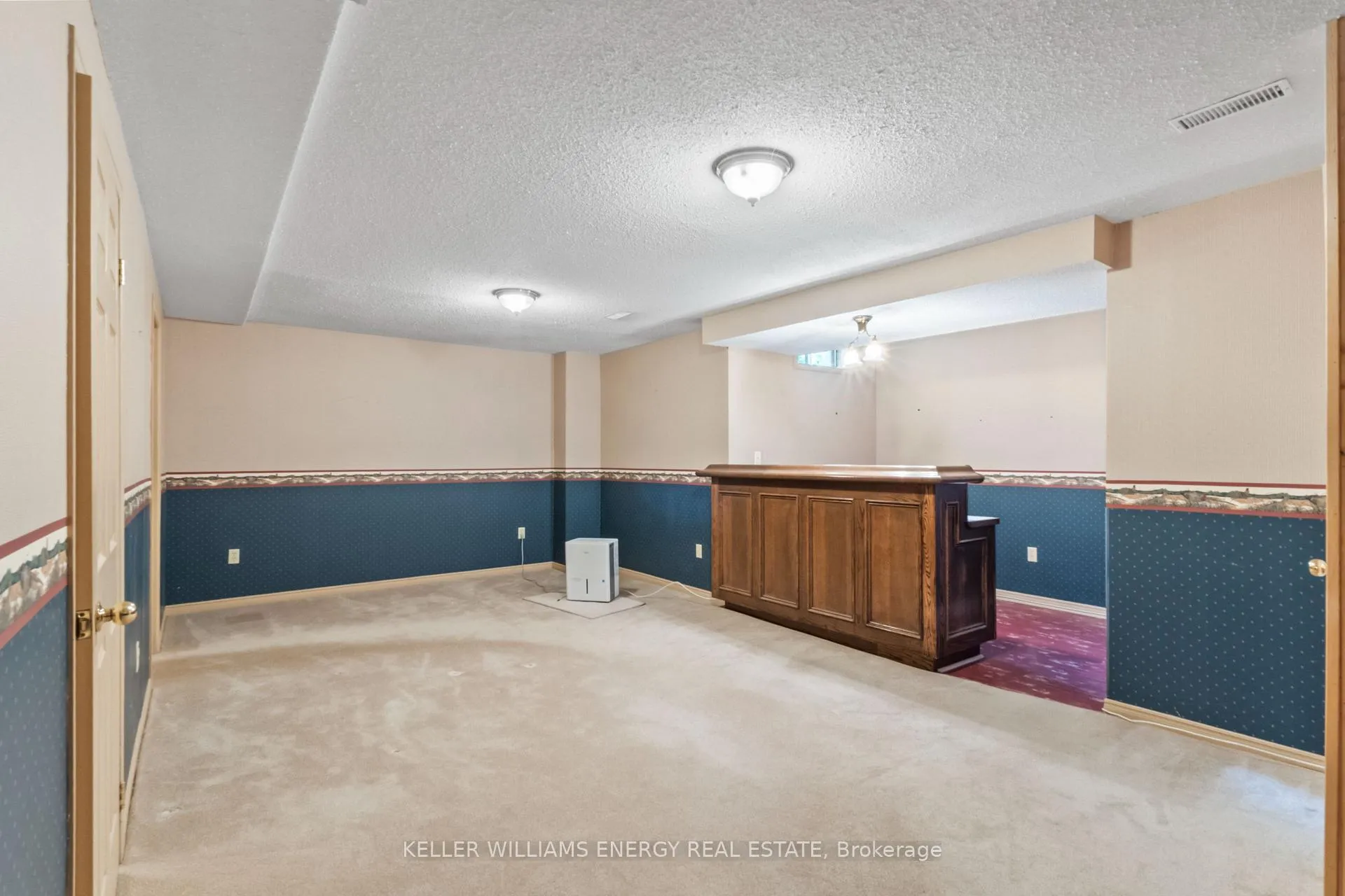 Photo 32 of 74 Centre Road, Uxbridge — HOMEH