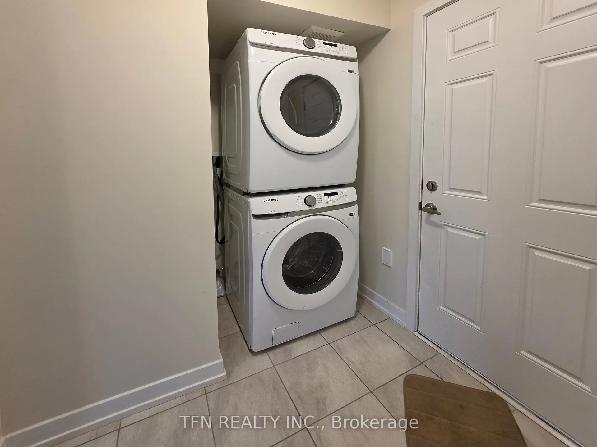 Photo 10 of 231 Melody Lane, Thorold, Thorold Downtown — HOMEH