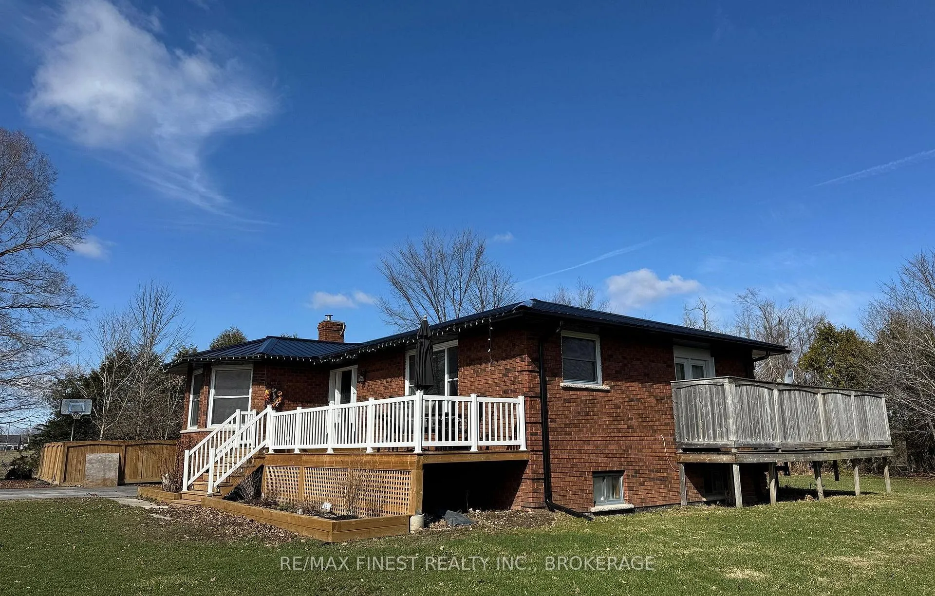 Photo 2 of 2055 Switzerville Road, Loyalist, Lennox and Addington - South — HOMEH