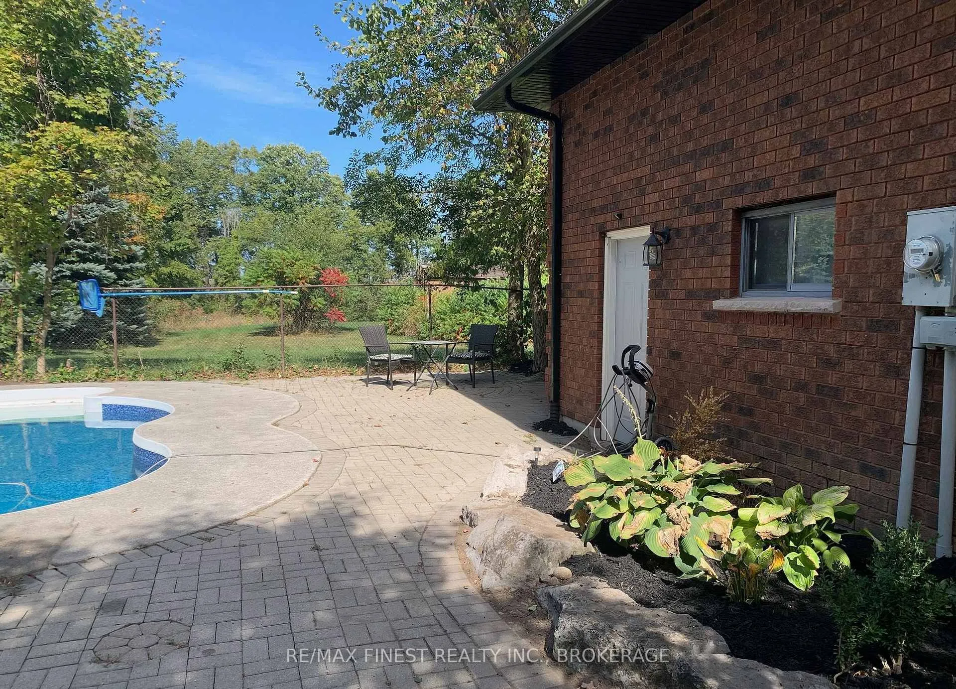 Photo 3 of 2055 Switzerville Road, Loyalist, Lennox and Addington - South — HOMEH