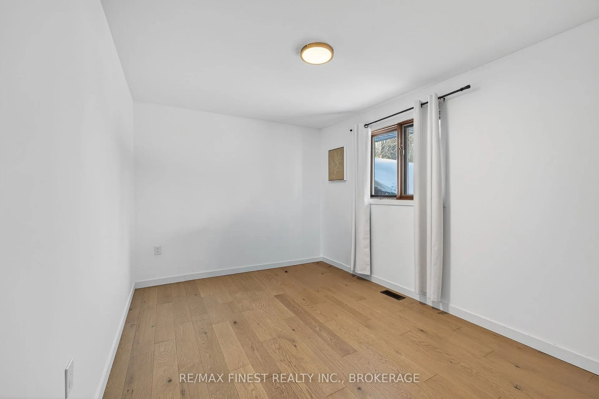 Photo 15 of 2055 Switzerville Road, Loyalist, Lennox and Addington - South — HOMEH