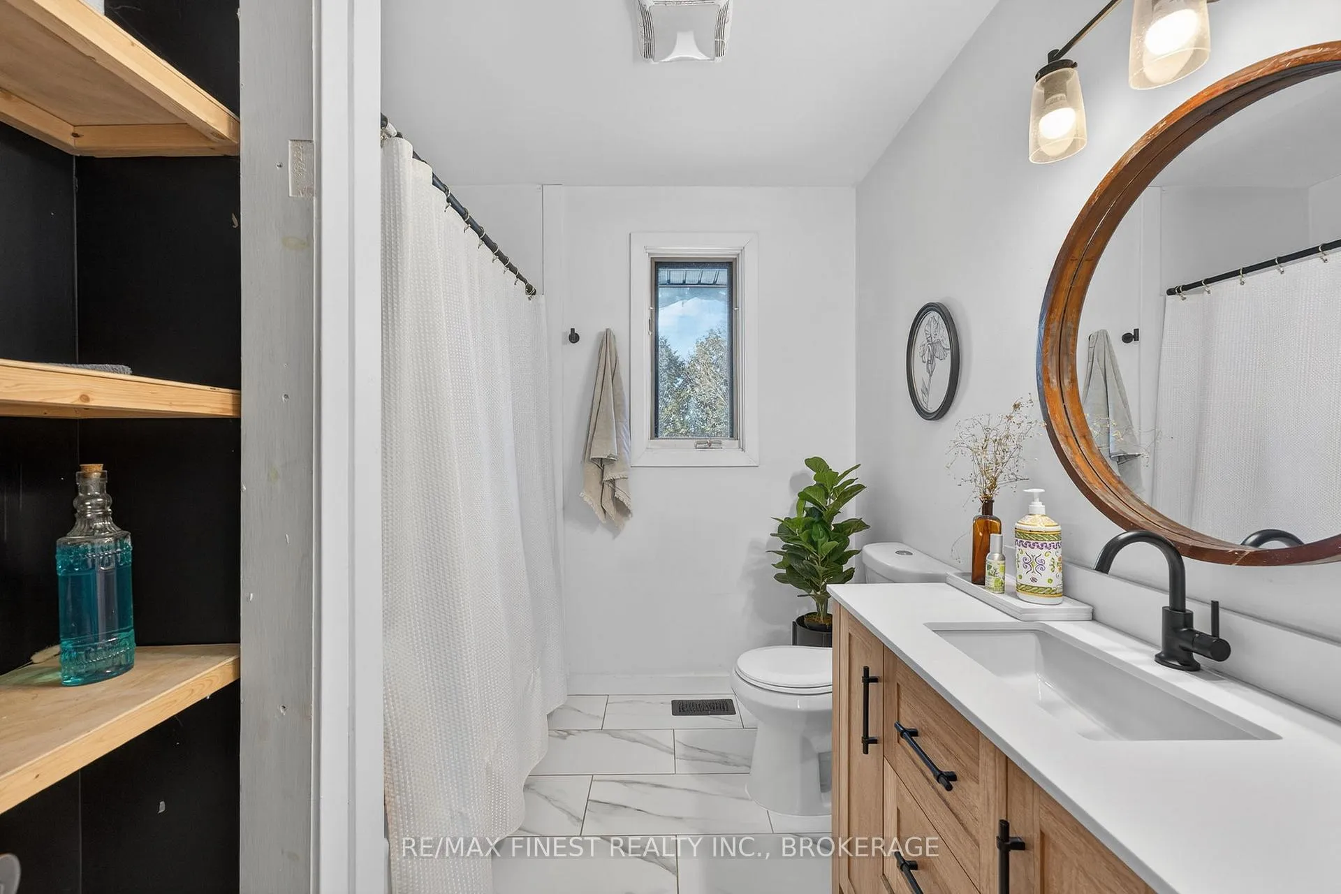 Photo 17 of 2055 Switzerville Road, Loyalist, Lennox and Addington - South — HOMEH
