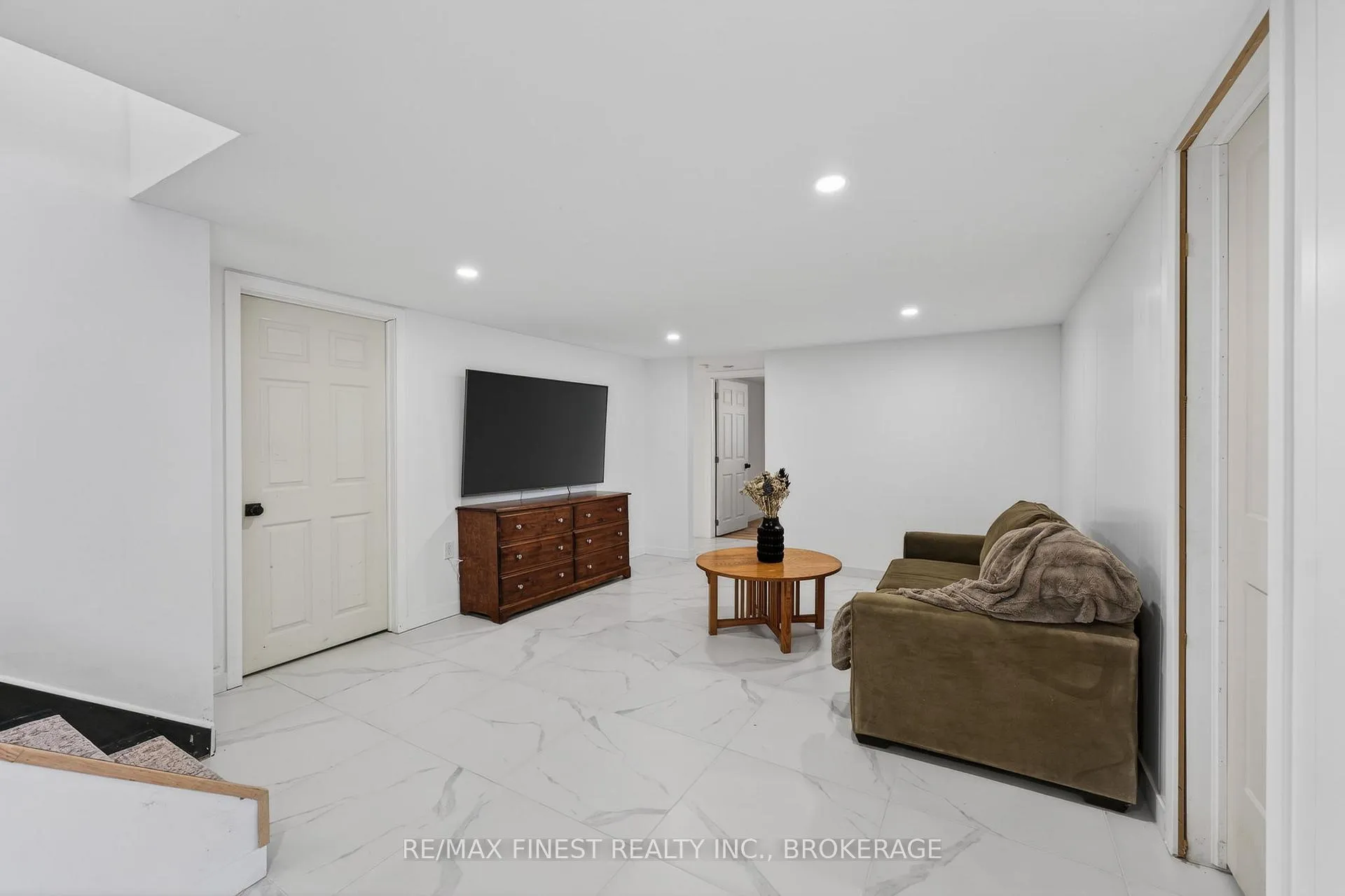 Photo 21 of 2055 Switzerville Road, Loyalist, Lennox and Addington - South — HOMEH
