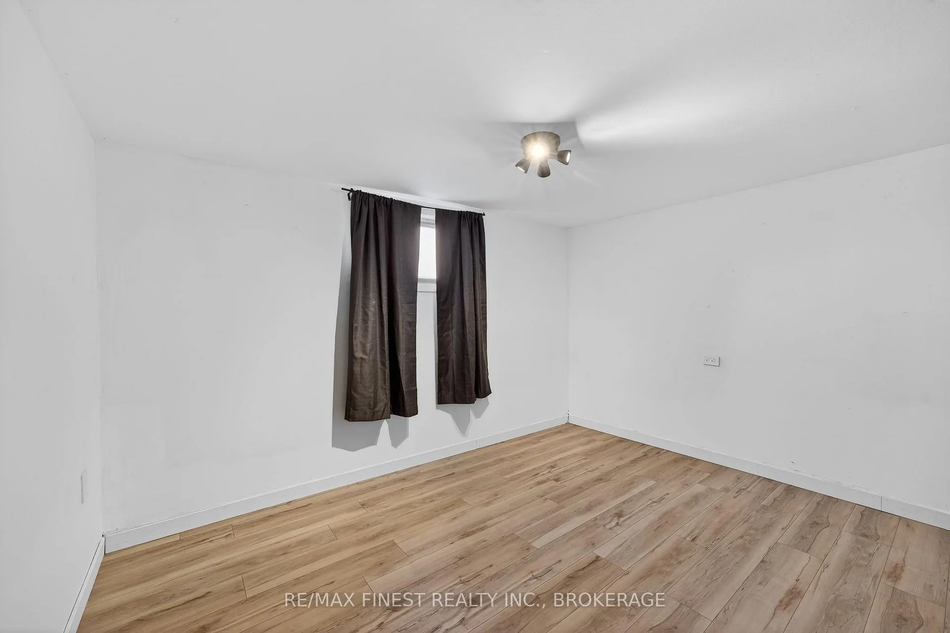 Photo 22 of 2055 Switzerville Road, Loyalist, Lennox and Addington - South — HOMEH
