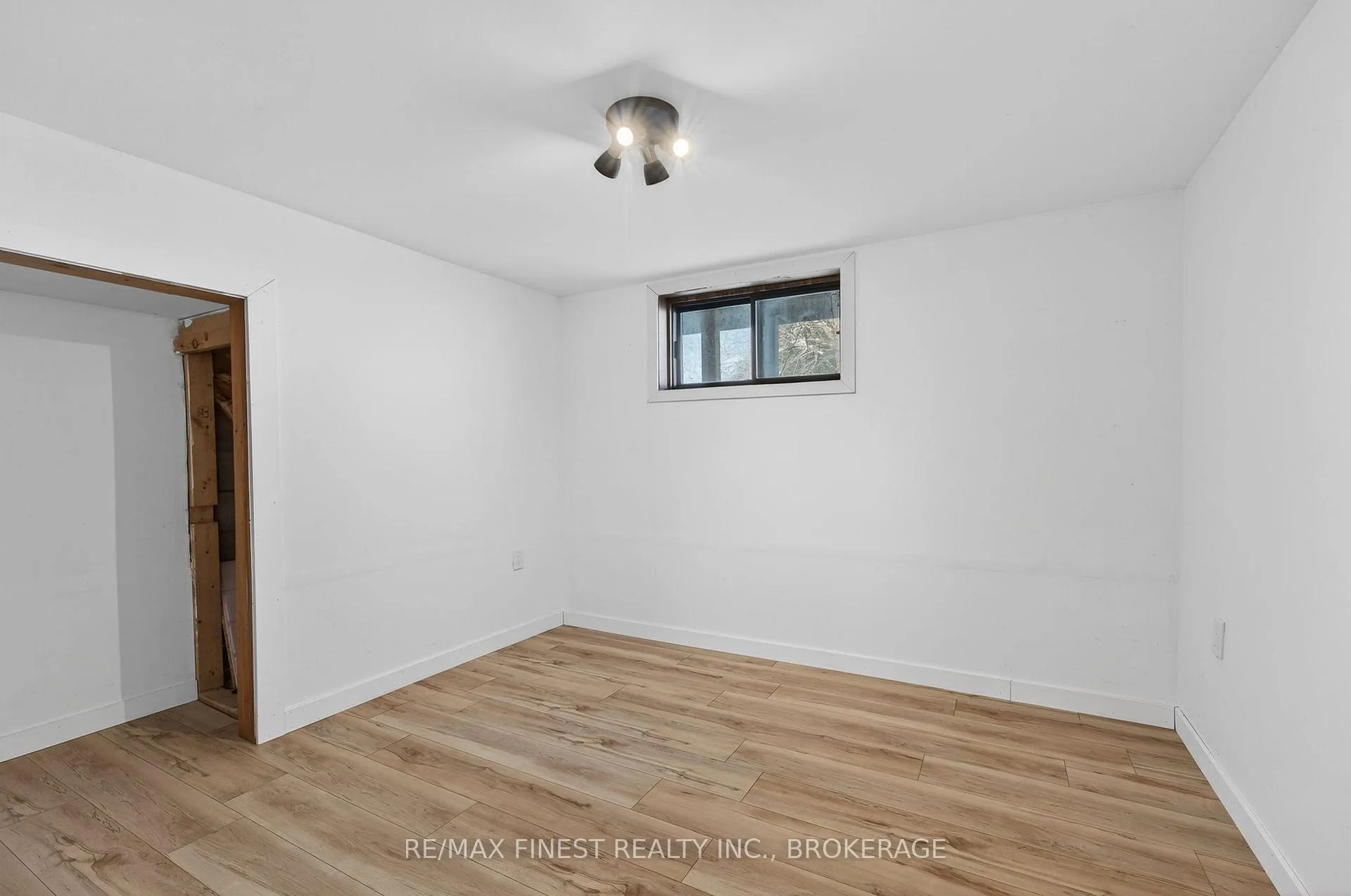 Photo 24 of 2055 Switzerville Road, Loyalist, Lennox and Addington - South — HOMEH