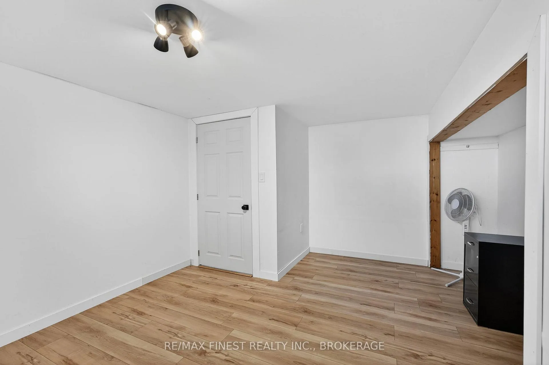 Photo 31 of 2055 Switzerville Road, Loyalist, Lennox and Addington - South — HOMEH