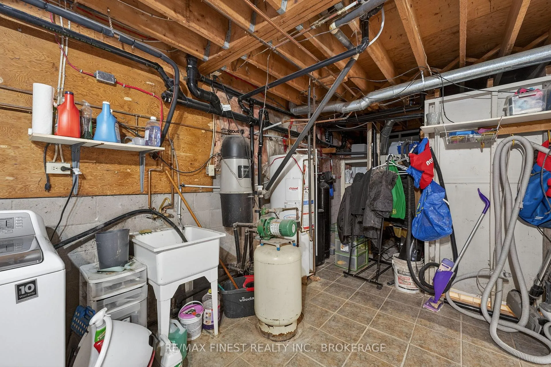Photo 33 of 2055 Switzerville Road, Loyalist, Lennox and Addington - South — HOMEH