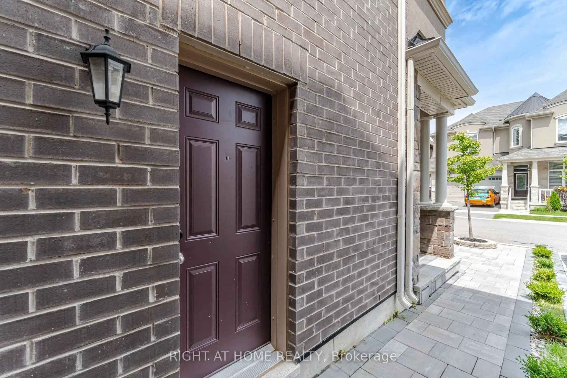 Photo 2 of Unit Lower, 1356 Basswood Crescent, Milton, Cobban — HOMEH