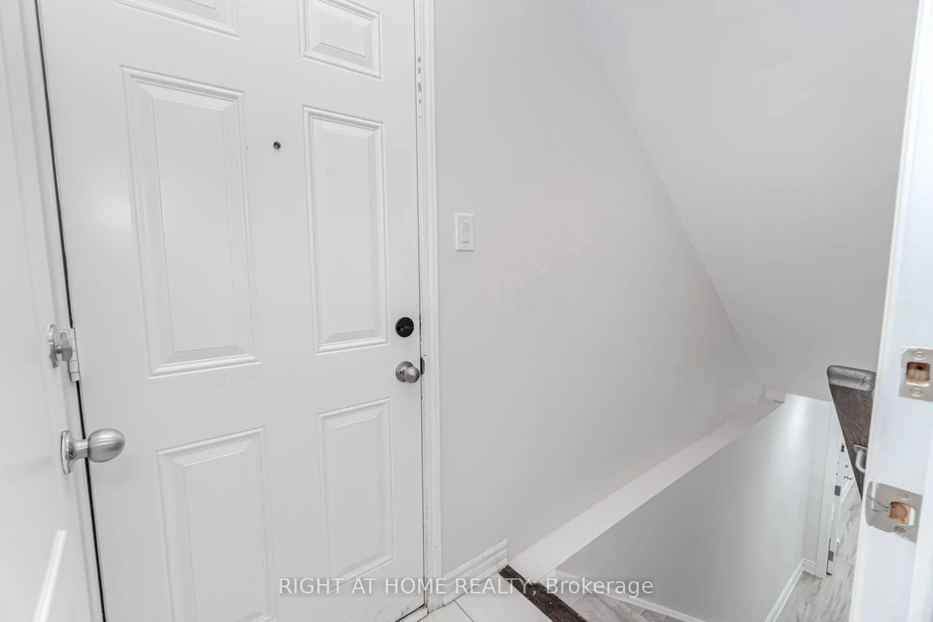 Photo 3 of Unit Lower, 1356 Basswood Crescent, Milton, Cobban — HOMEH