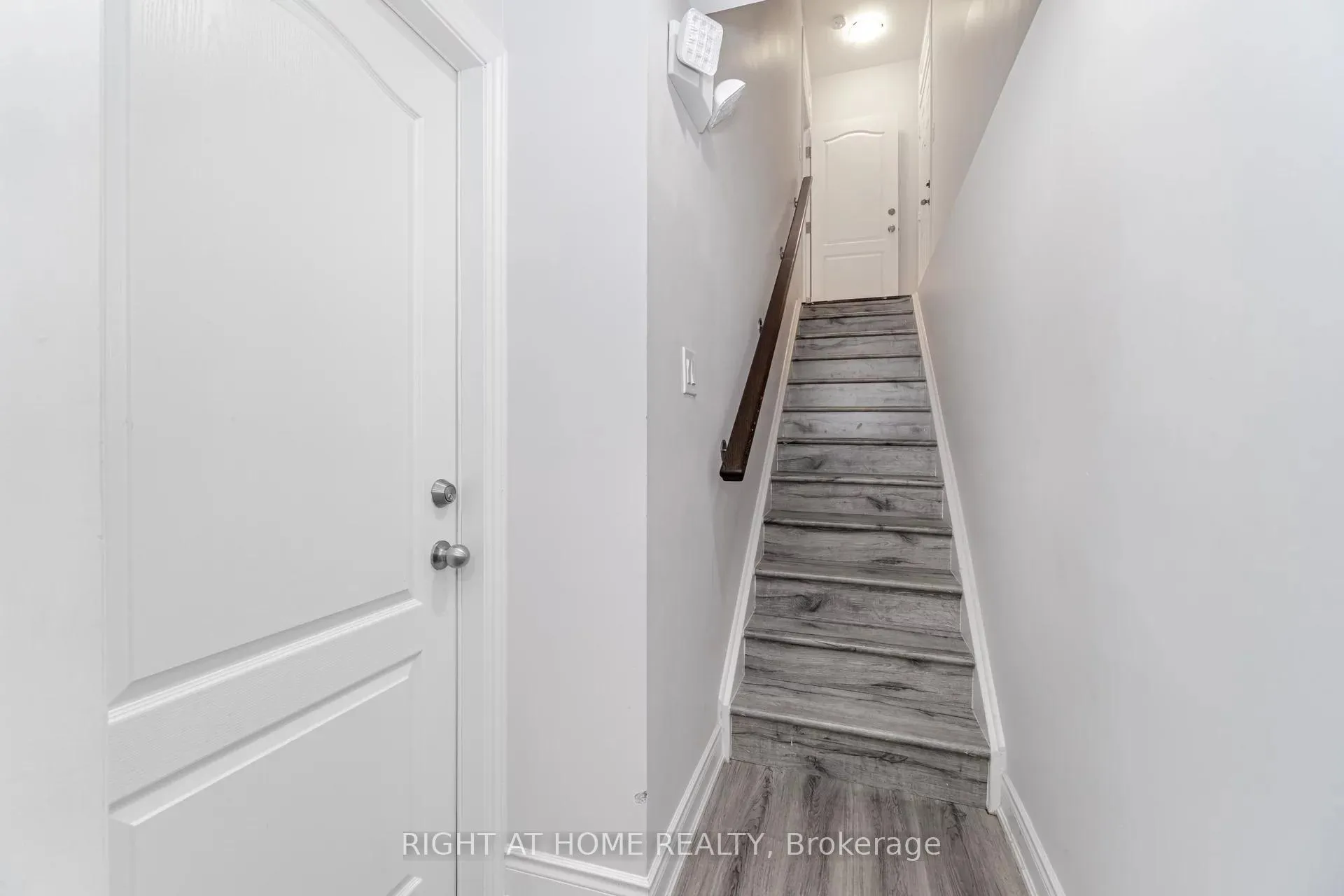 Photo 4 of Unit Lower, 1356 Basswood Crescent, Milton, Cobban — HOMEH