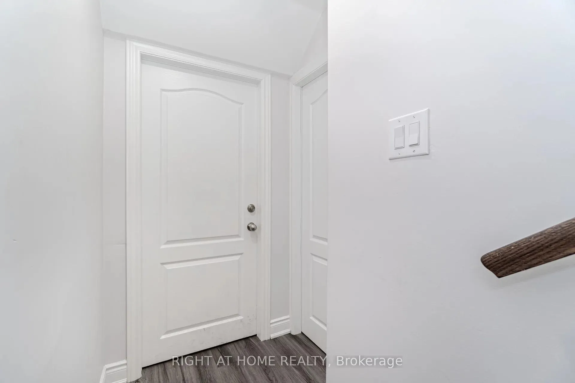Photo 5 of Unit Lower, 1356 Basswood Crescent, Milton, Cobban — HOMEH