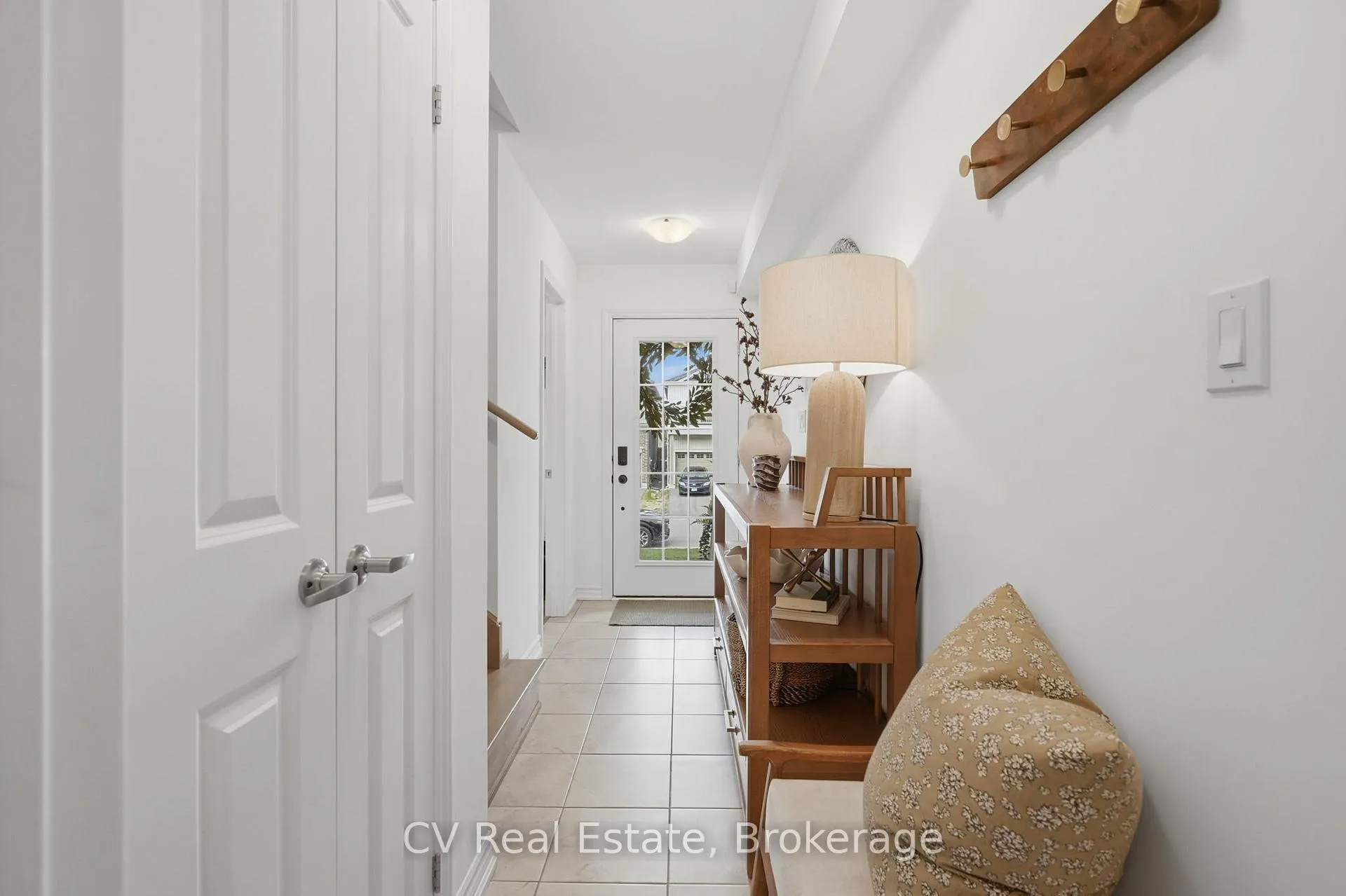Photo 6 of 57 Harvest Crescent, Barrie, Rural Barrie Southeast — HOMEH