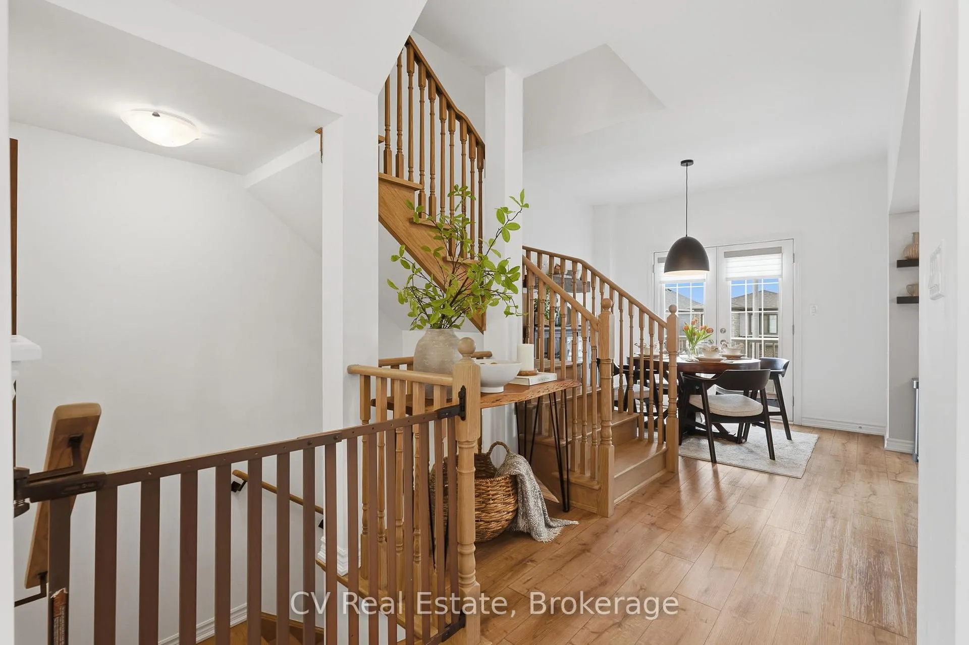 Photo 10 of 57 Harvest Crescent, Barrie, Rural Barrie Southeast — HOMEH