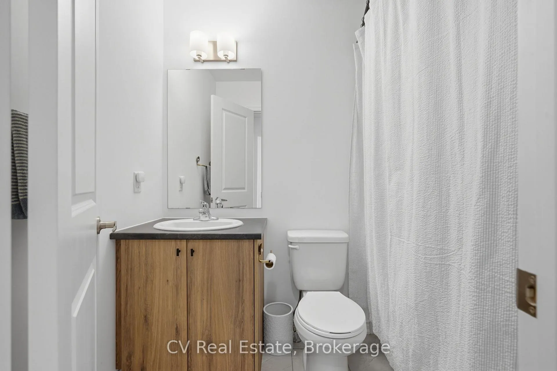 Photo 41 of 57 Harvest Crescent, Barrie, Rural Barrie Southeast — HOMEH