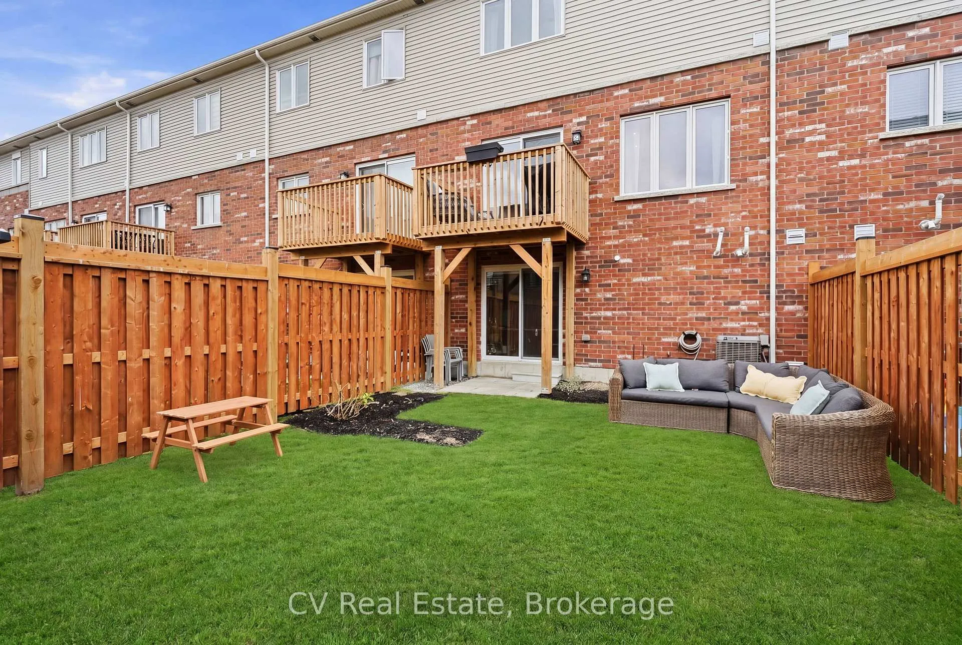 Photo 44 of 57 Harvest Crescent, Barrie, Rural Barrie Southeast — HOMEH