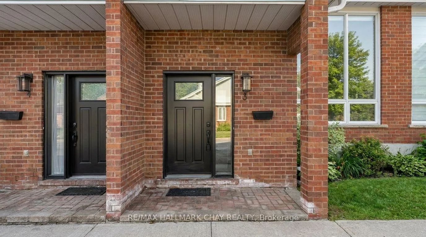 Photo 2 of Unit 3, 355 Blake Street, Barrie, North Shore — HOMEH