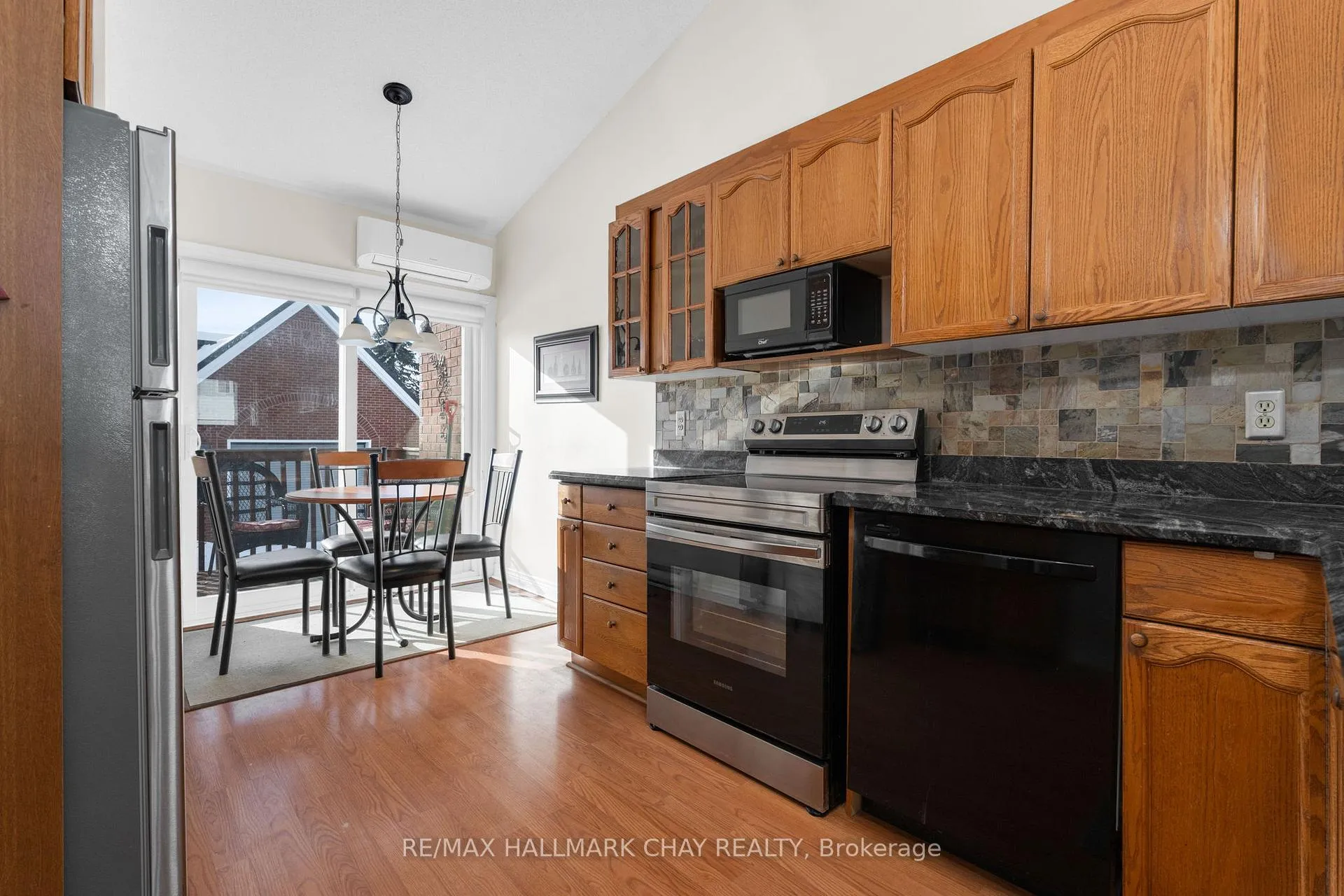 Photo 6 of Unit 3, 355 Blake Street, Barrie, North Shore — HOMEH