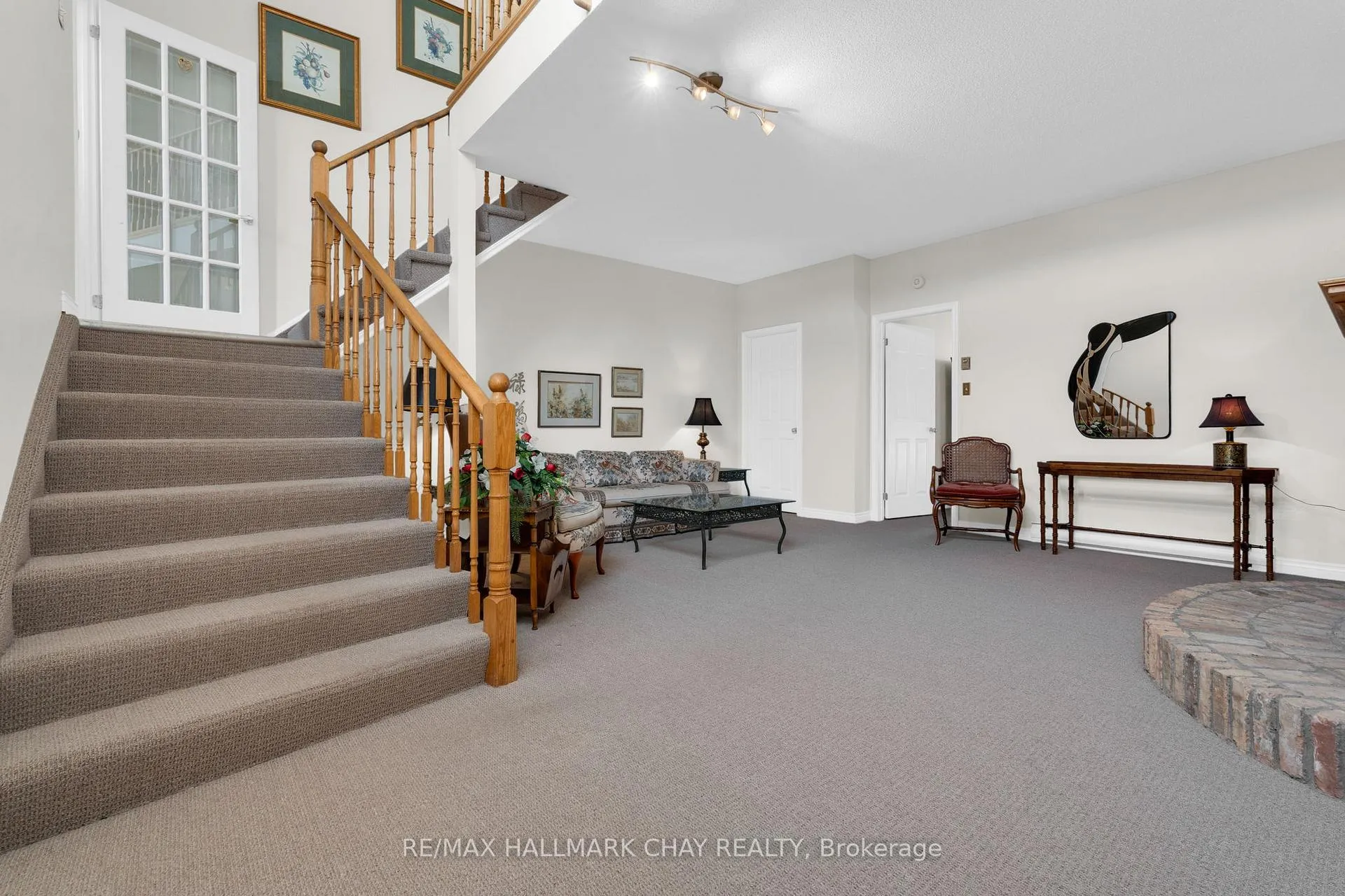 Photo 10 of Unit 3, 355 Blake Street, Barrie, North Shore — HOMEH