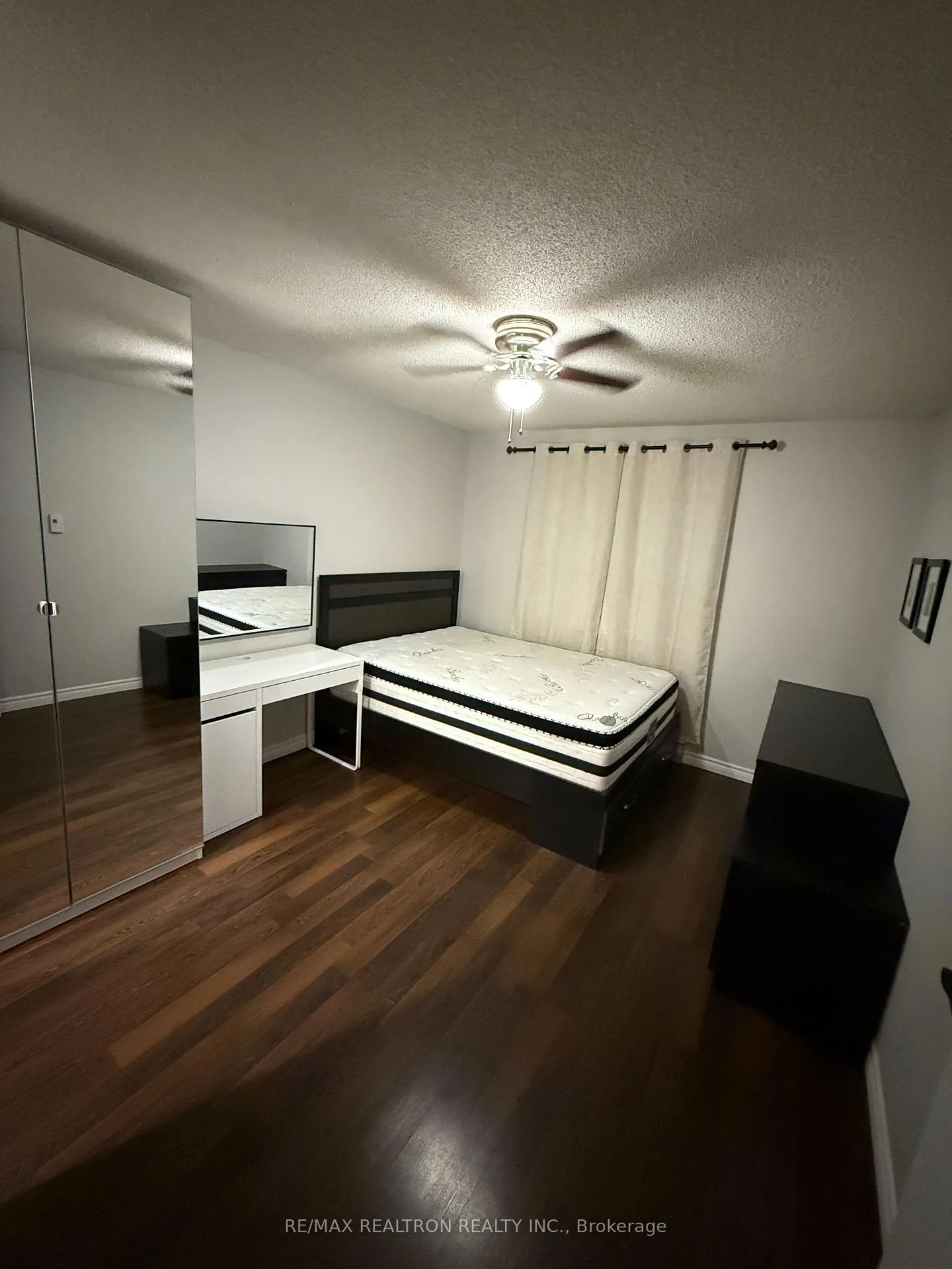 Photo 6 of Unit 213, 1 Jacksway Crescent, London, North G — HOMEH