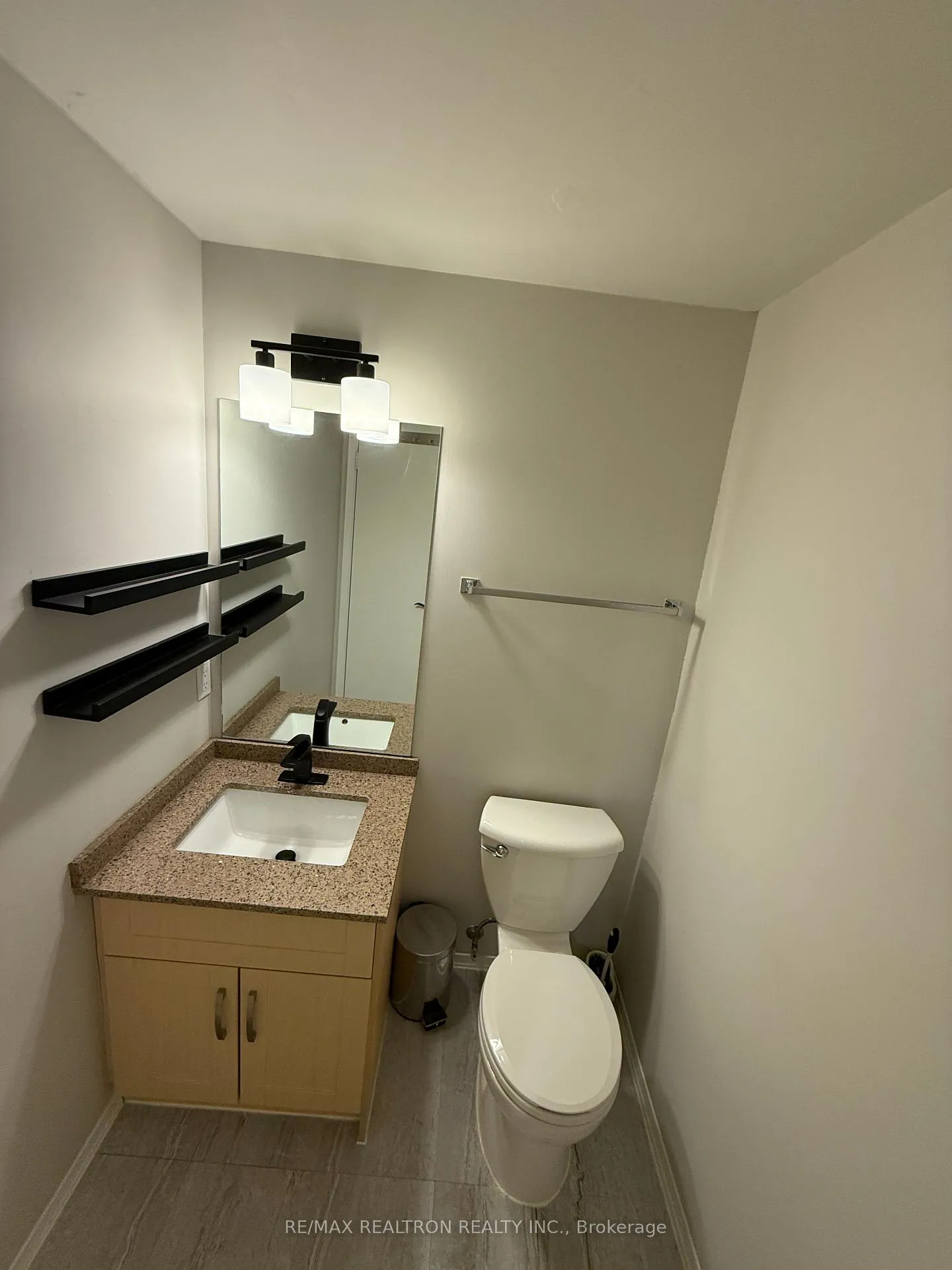 Photo 9 of Unit 213, 1 Jacksway Crescent, London, North G — HOMEH