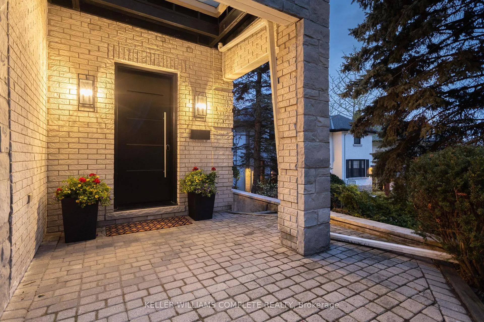 Photo 3 of 28 Undercliffe Avenue, Hamilton, Durand — HOMEH