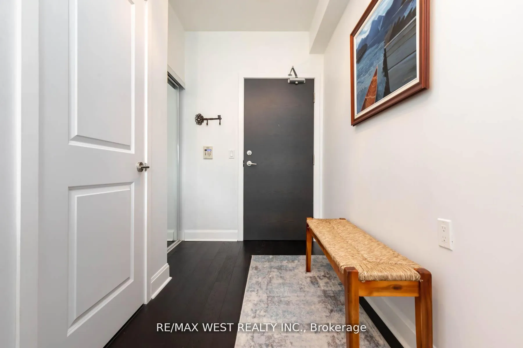 Photo 2 of Unit 802, 33 Shore Breeze Drive, Etobicoke, Mimico — HOMEH