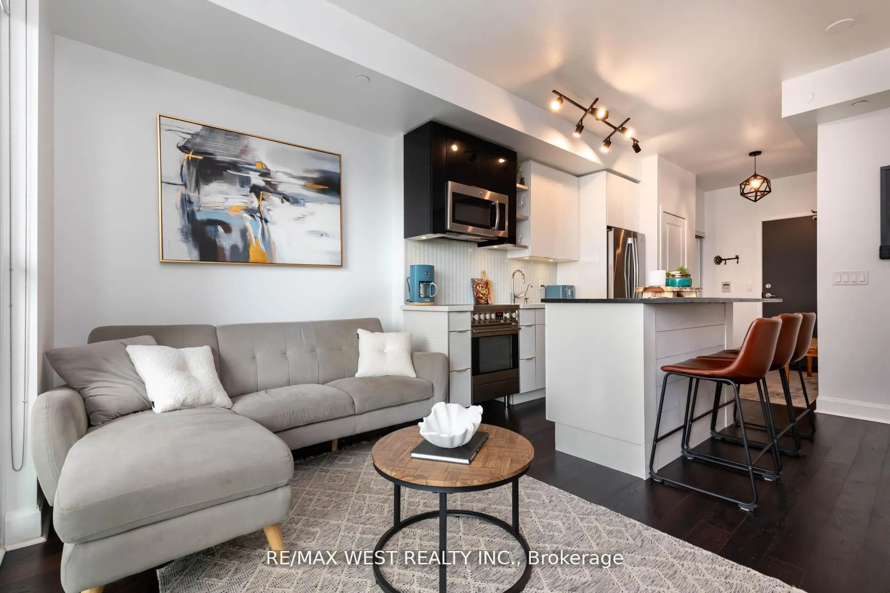 Photo 6 of Unit 802, 33 Shore Breeze Drive, Etobicoke, Mimico — HOMEH